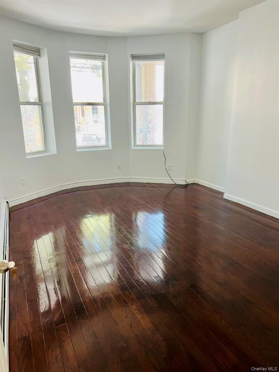 #3 photo, 87-18 85th Street, クイーンズ区 Woodhaven , NY 11421