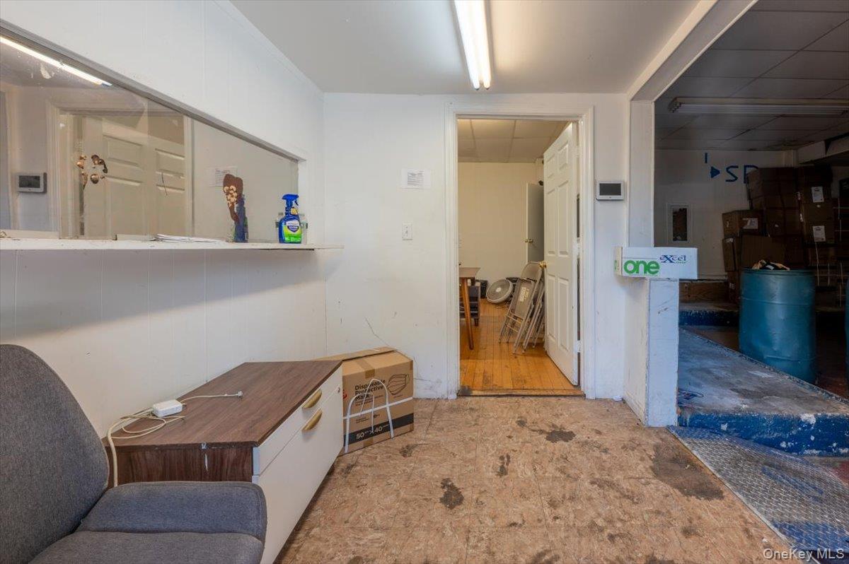 #11 photo, 1979 Hughes Avenue, ブロンクス区 Bronx , NY 10457