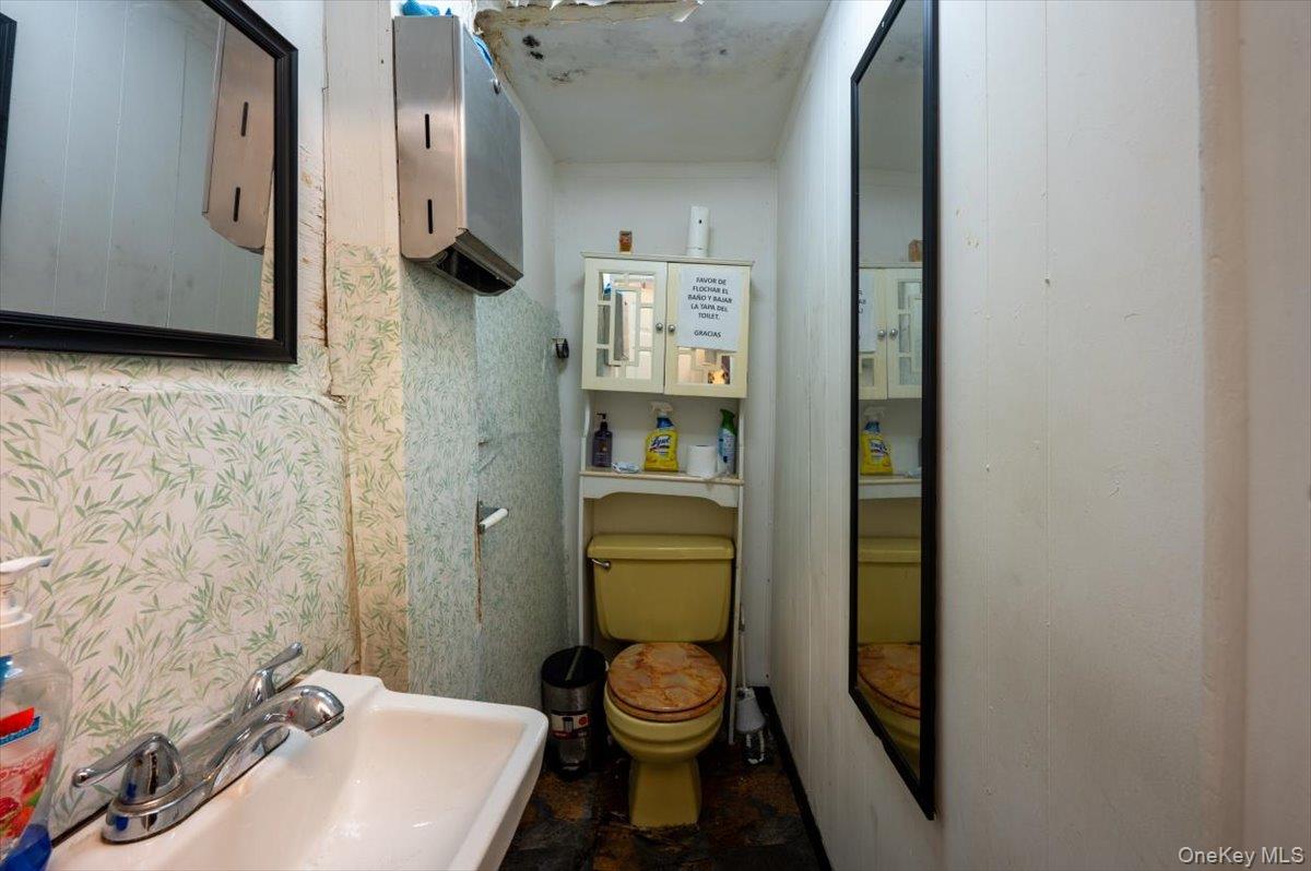 #8 photo, 1979 Hughes Avenue, ブロンクス区 Bronx , NY 10457