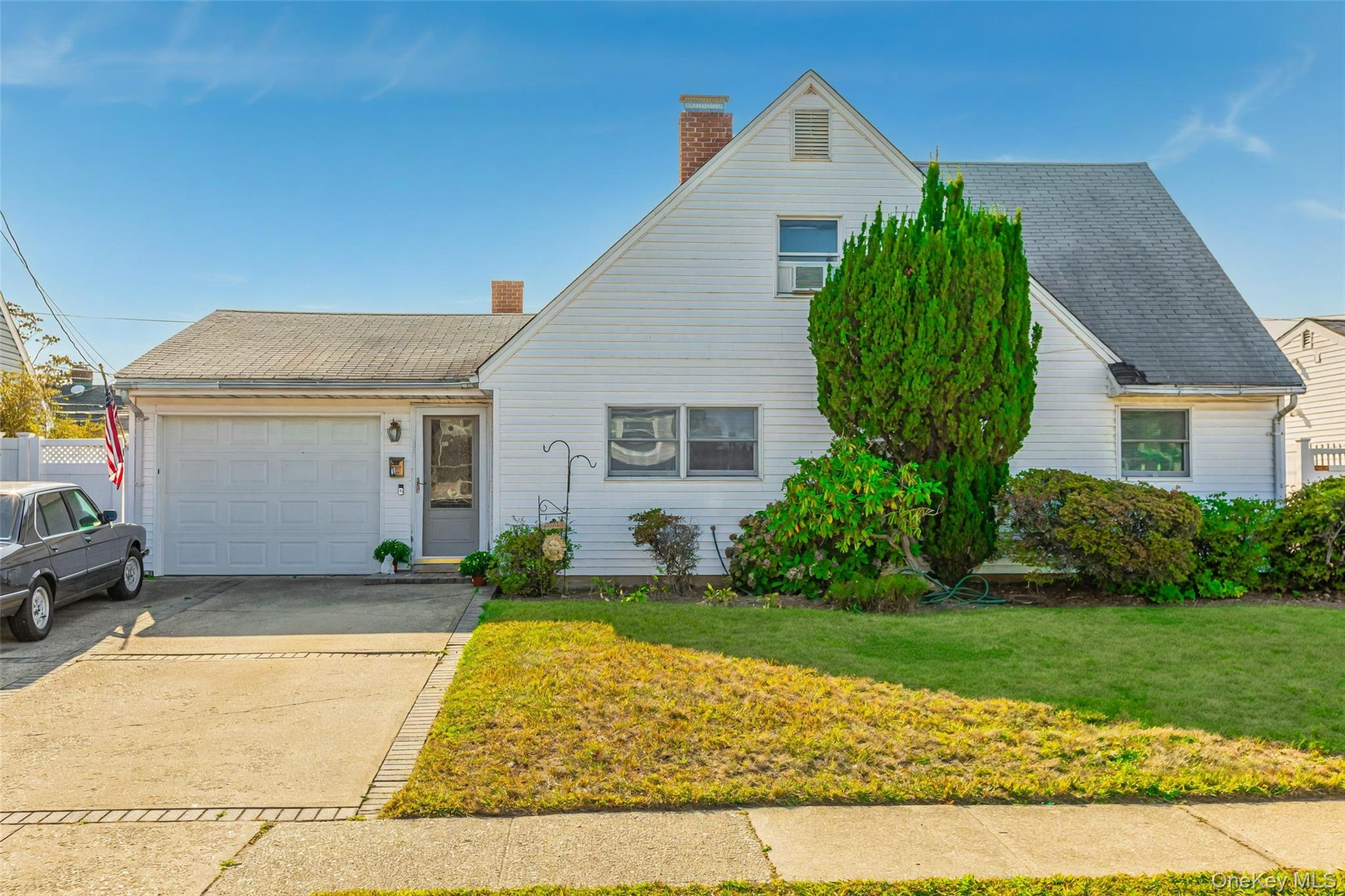 #1 photo, 16 Celestial Lane, ناسو Levittown , NY 11756