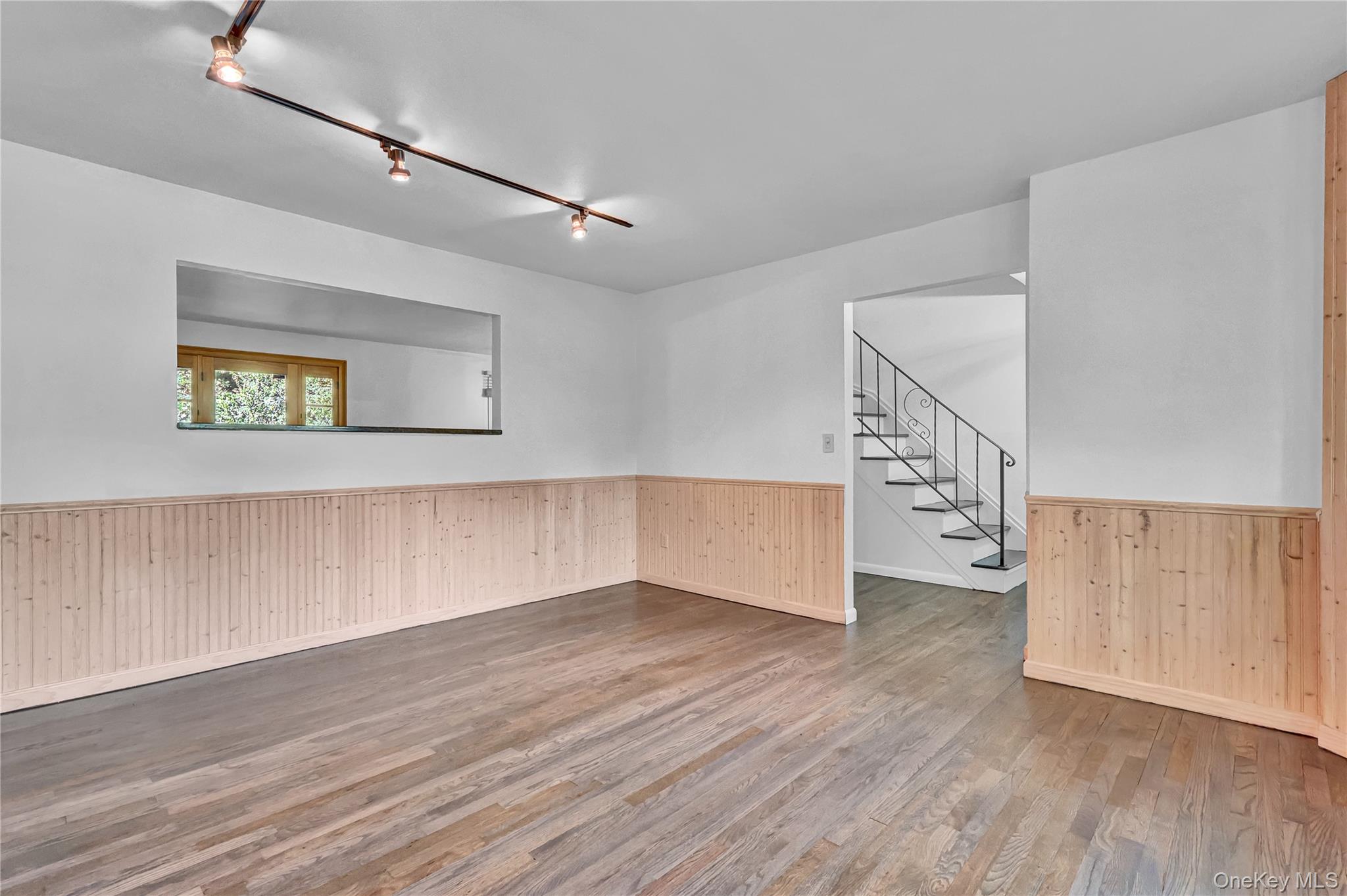 #11 photo, 29 Cedar Street, サフォーク郡 Centereach , NY 11720