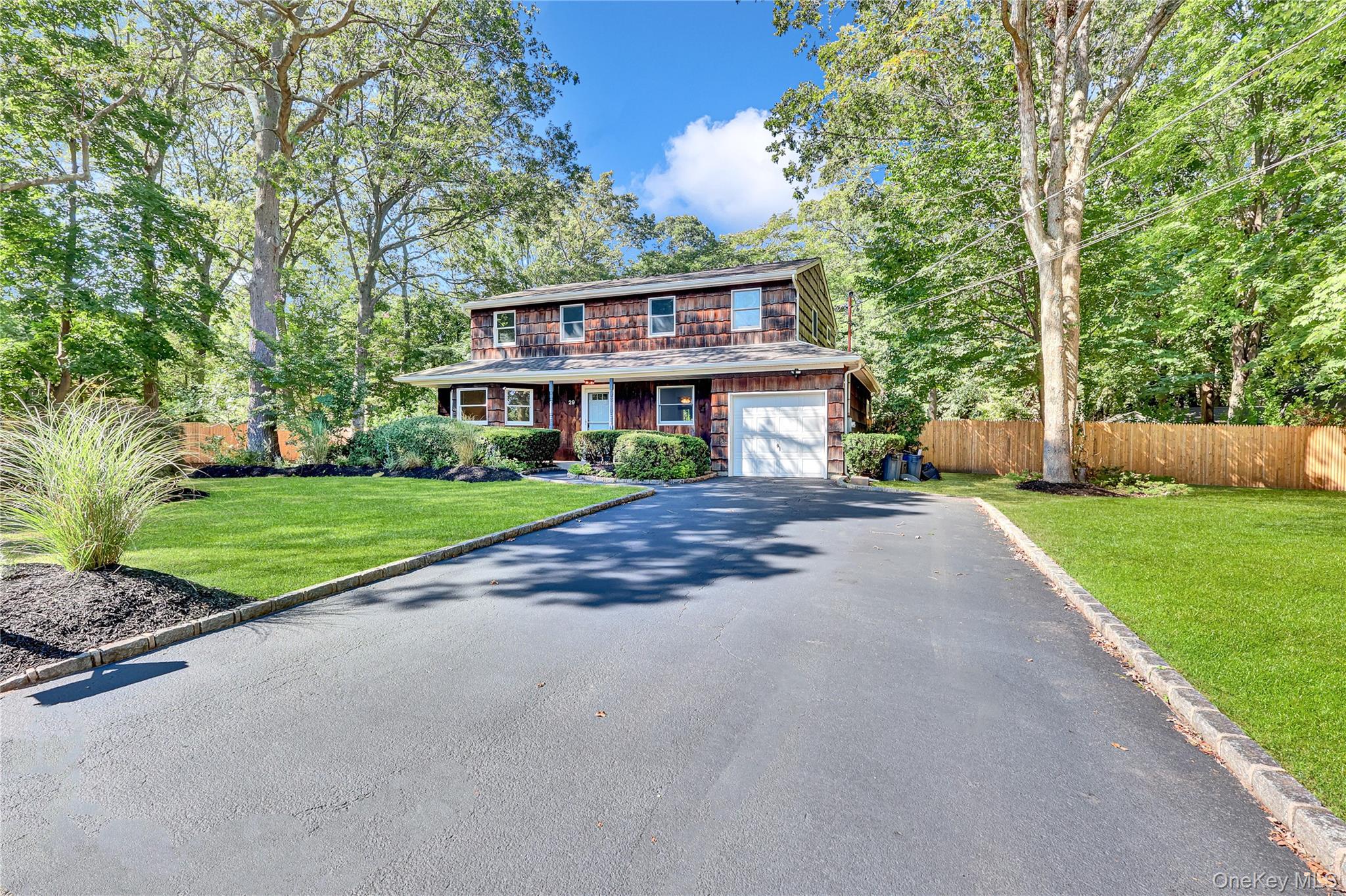 #3 photo, 29 Cedar Street, サフォーク郡 Centereach , NY 11720