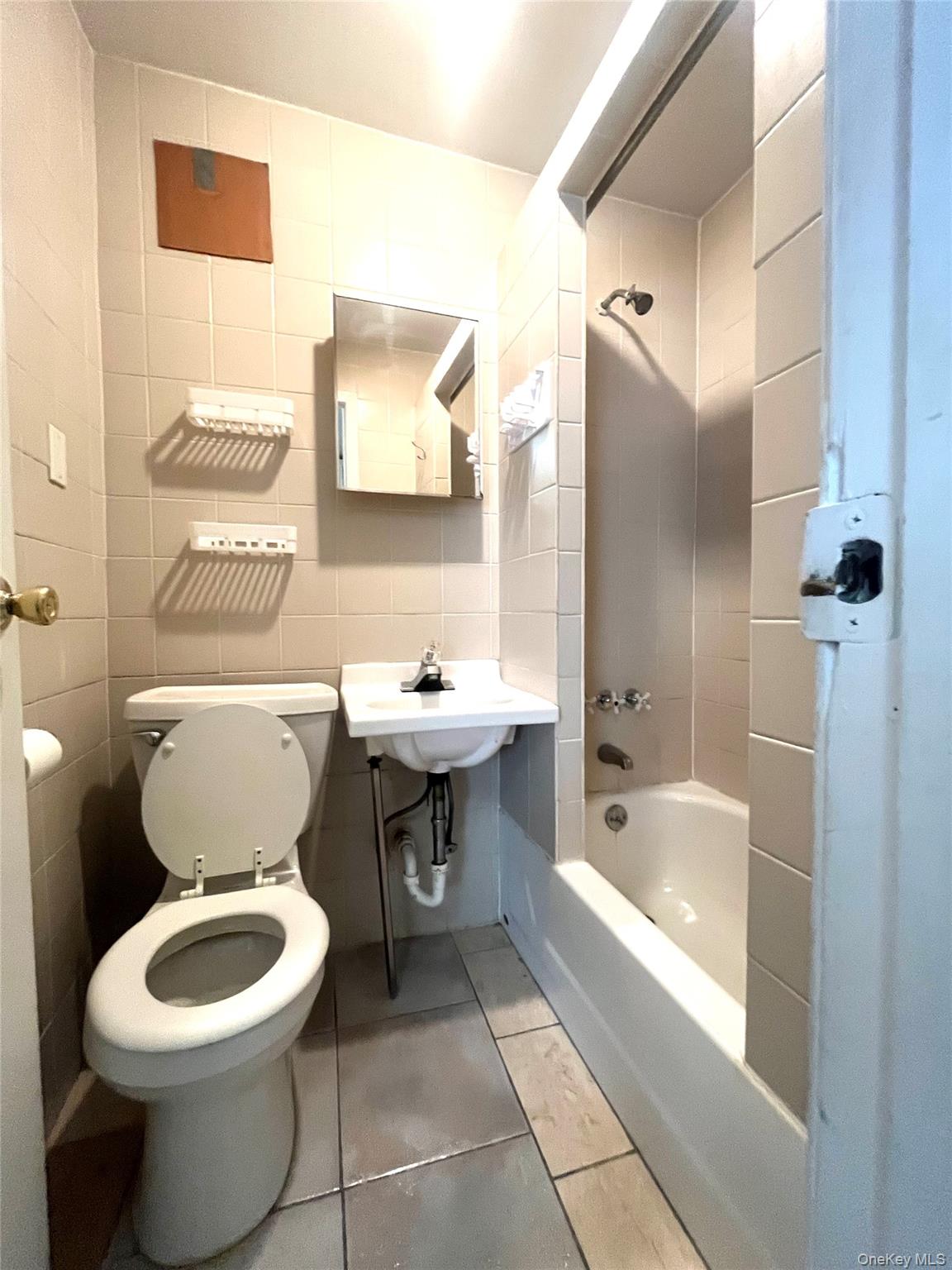 #12 photo, 80-54 160th Street, クイーンズ区 Jamaica , NY 11432