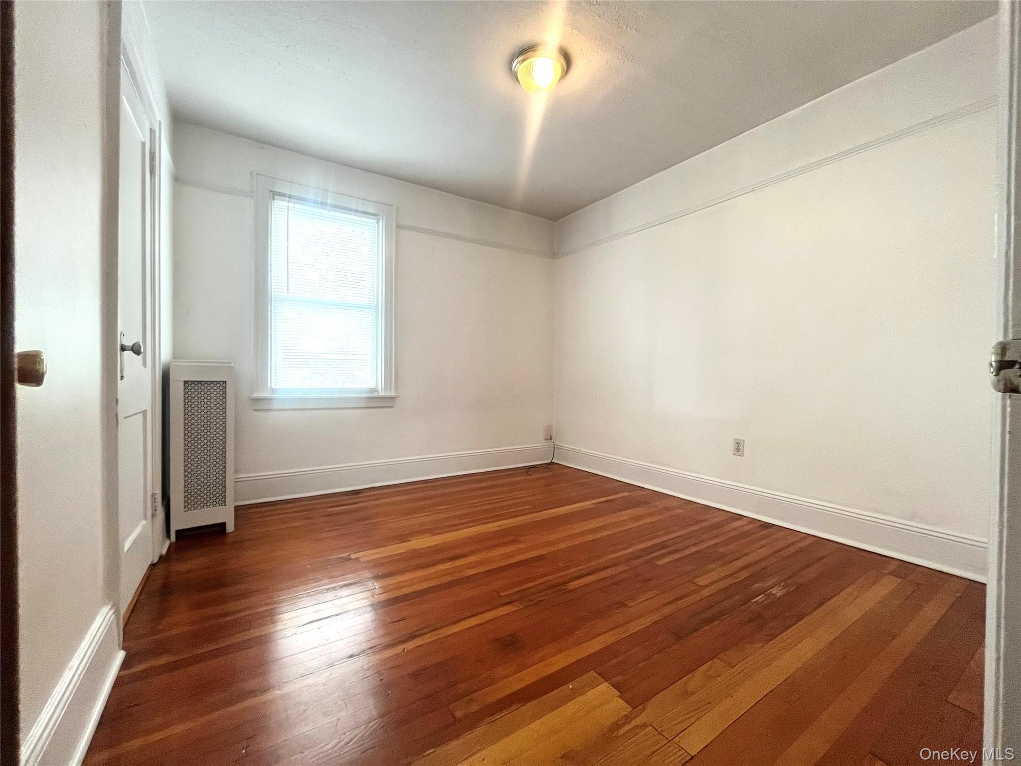 #5 photo, 80-54 160th Street, クイーンズ区 Jamaica , NY 11432