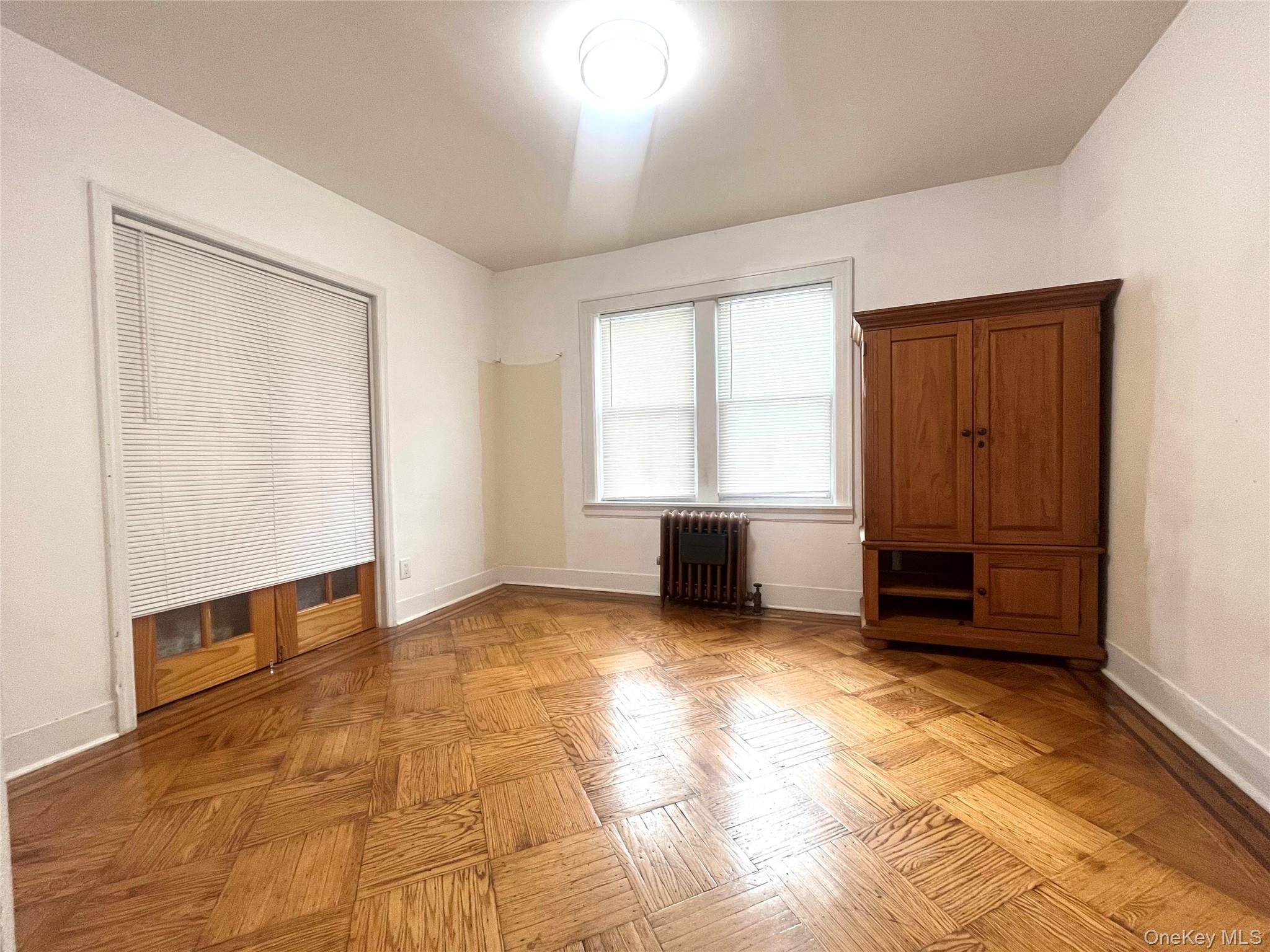 #7 photo, 80-54 160th Street, クイーンズ区 Jamaica , NY 11432