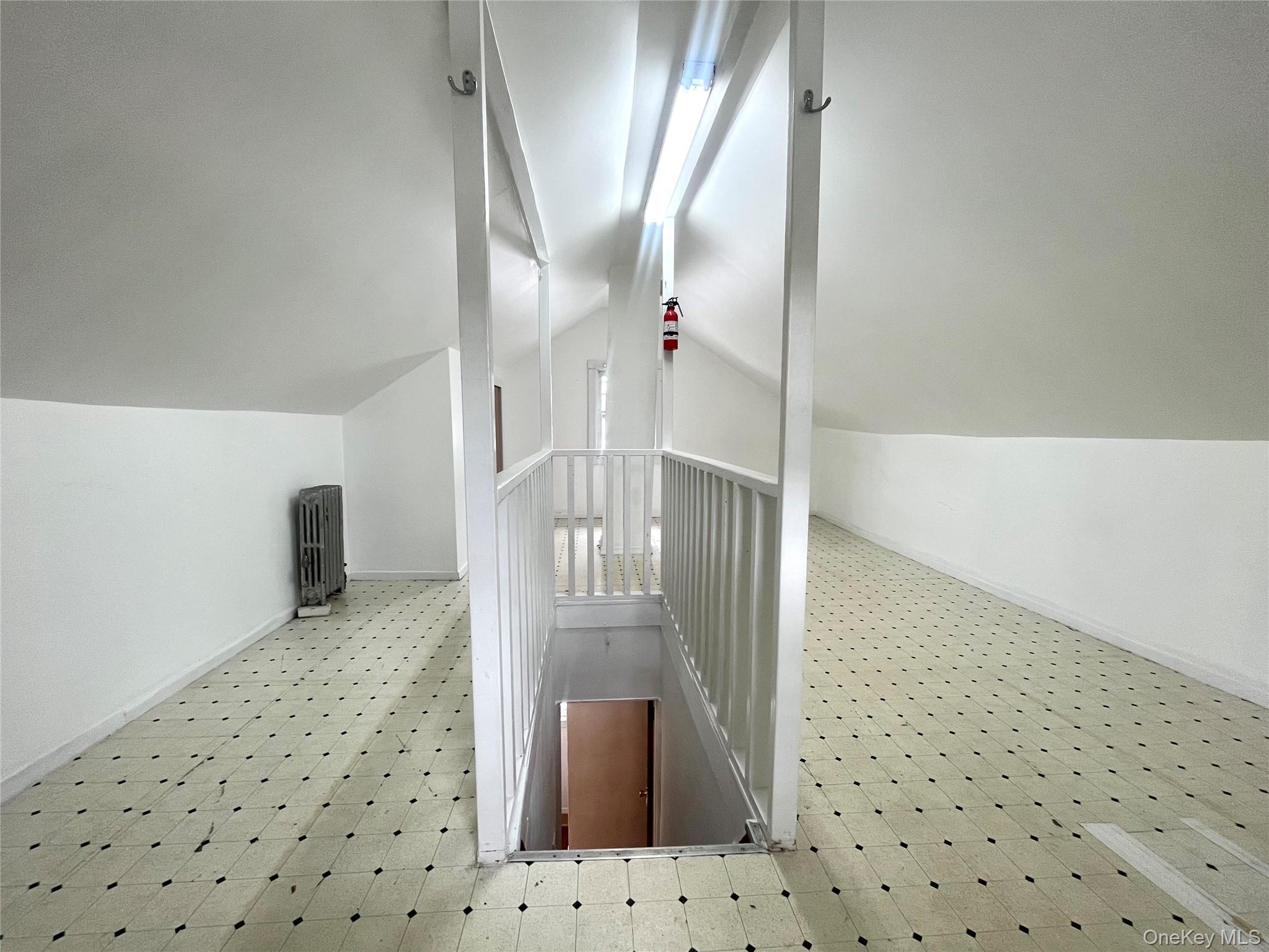 #9 photo, 80-54 160th Street, クイーンズ区 Jamaica , NY 11432