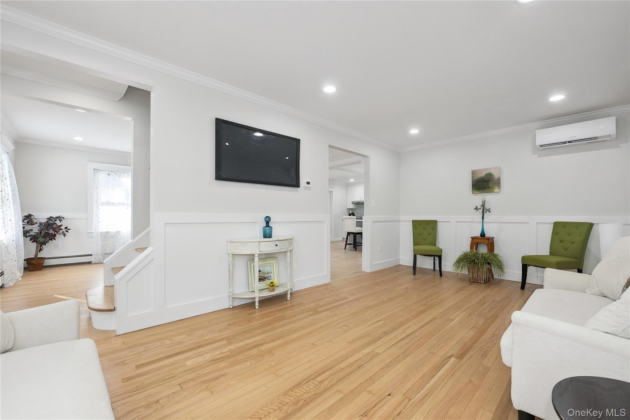 #10 photo, 24 Charles Street, ナッソー郡 Hicksville , NY 11801