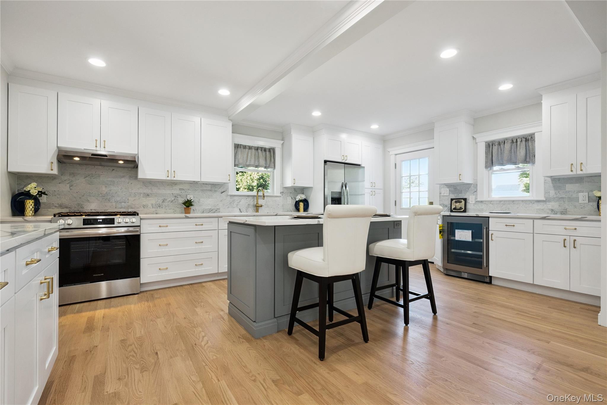 #17 photo, 24 Charles Street, ナッソー郡 Hicksville , NY 11801