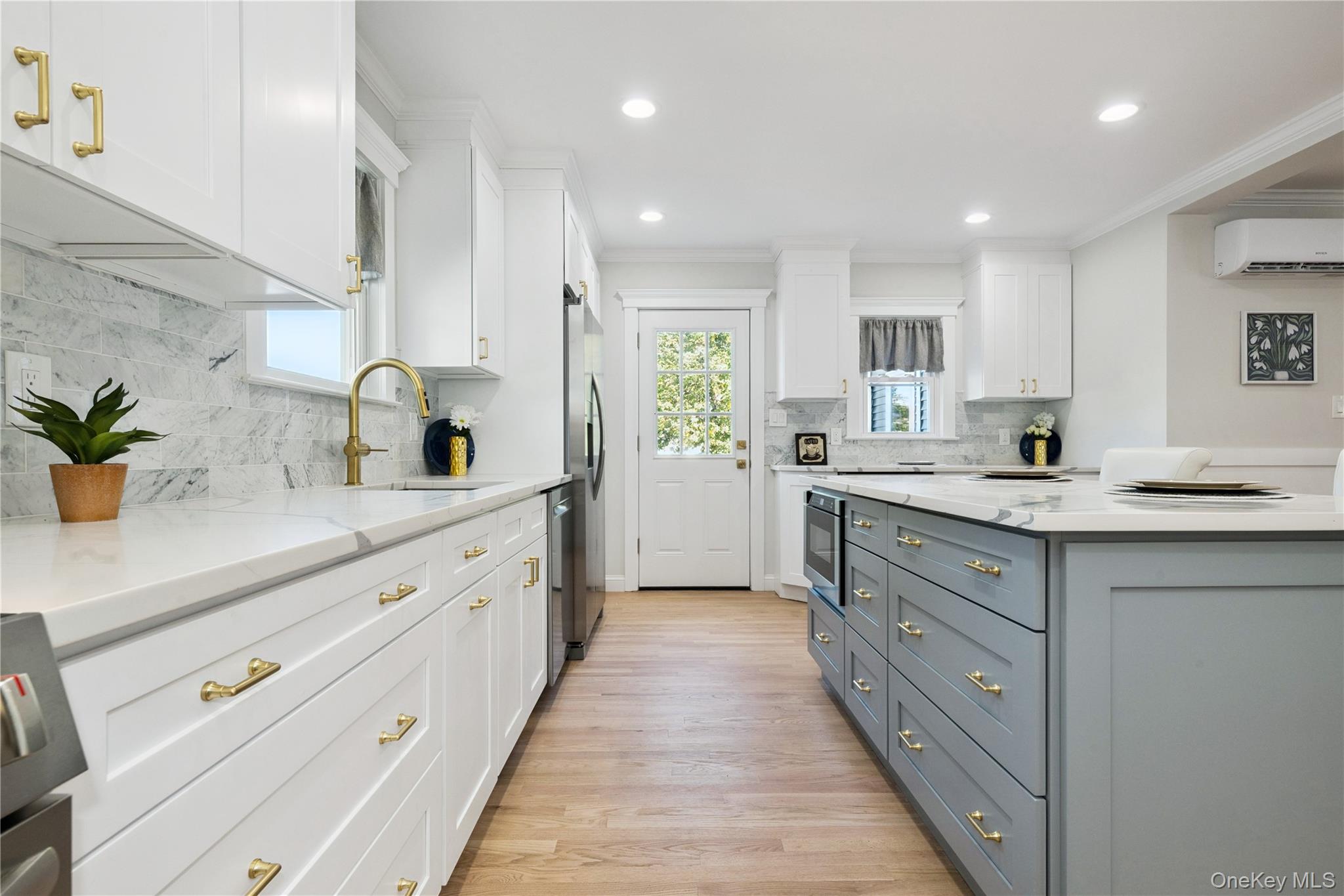 #20 photo, 24 Charles Street, ナッソー郡 Hicksville , NY 11801