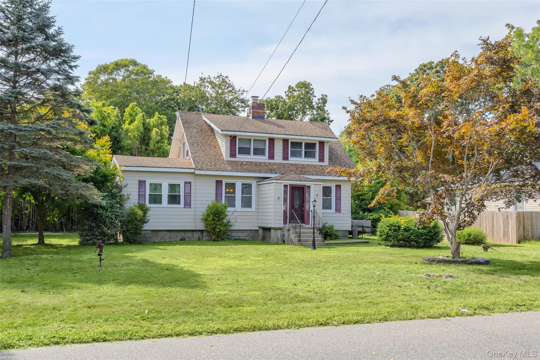 #1 photo, 32 Whittier Drive, 东长岛 Mastic Beach , NY 11951