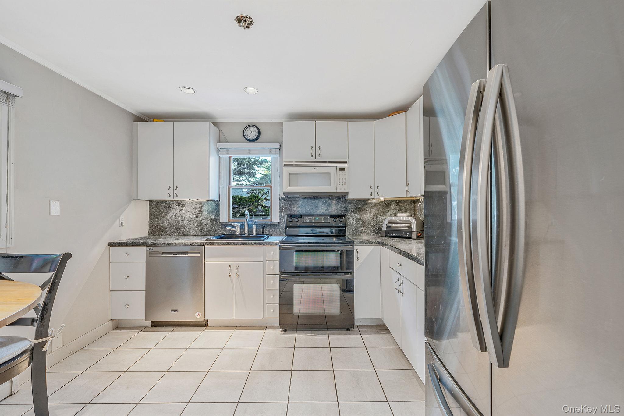 #14 photo, 886 Bellmore Ave, ナッソー郡 Bellmore , NY 11710