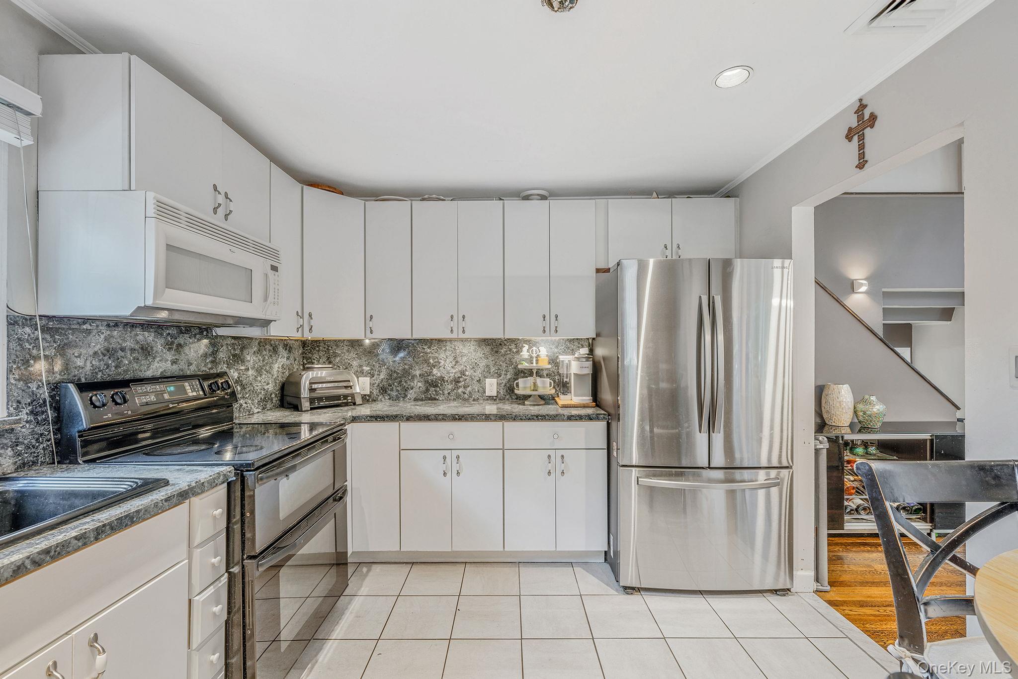 #16 photo, 886 Bellmore Ave, ナッソー郡 Bellmore , NY 11710