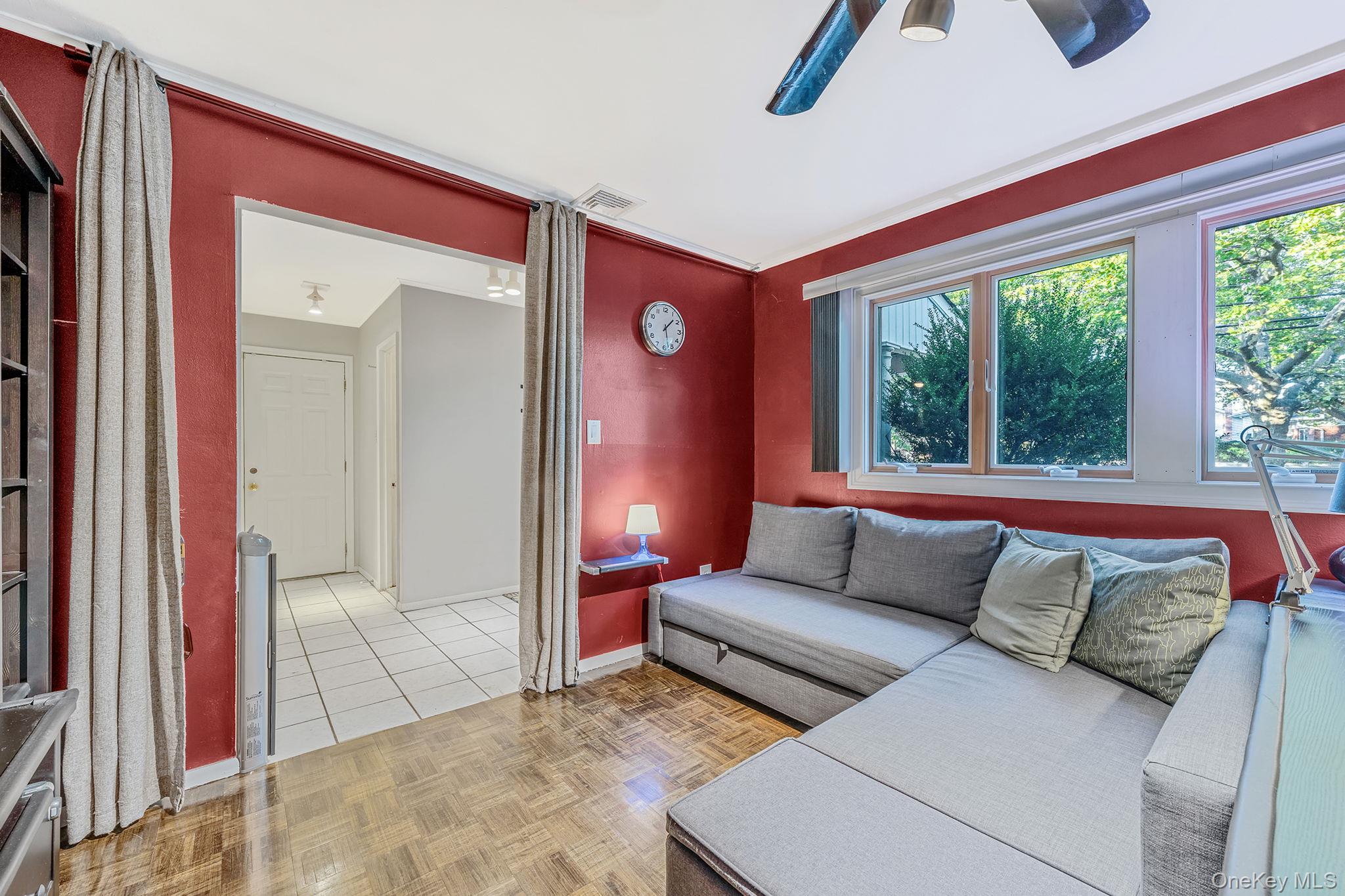 #8 photo, 886 Bellmore Ave, ナッソー郡 Bellmore , NY 11710