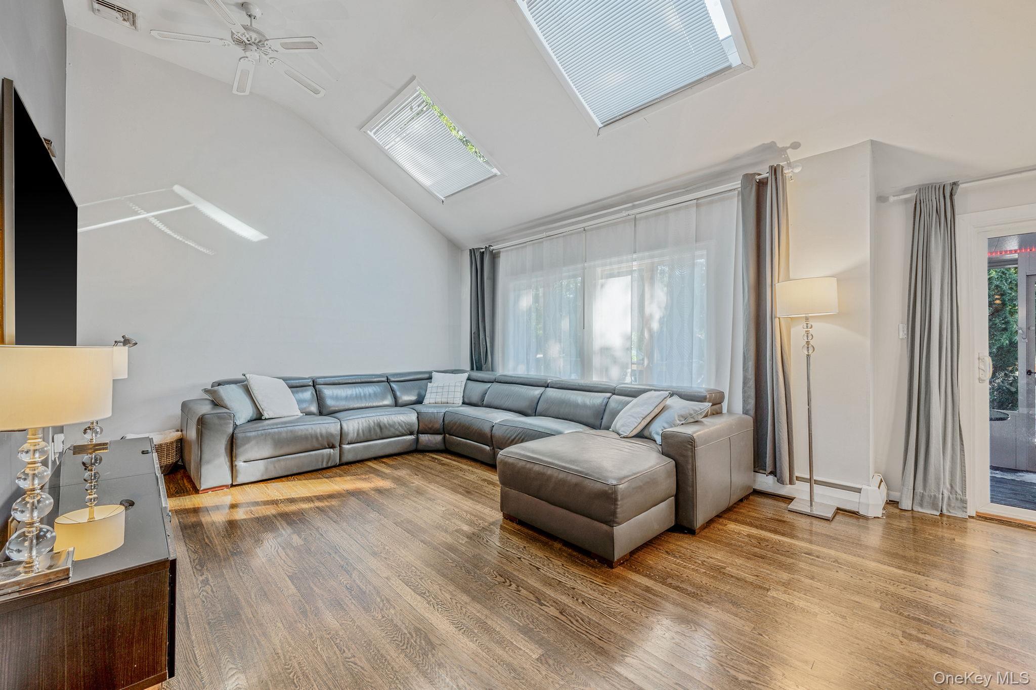 #9 photo, 886 Bellmore Ave, ナッソー郡 Bellmore , NY 11710