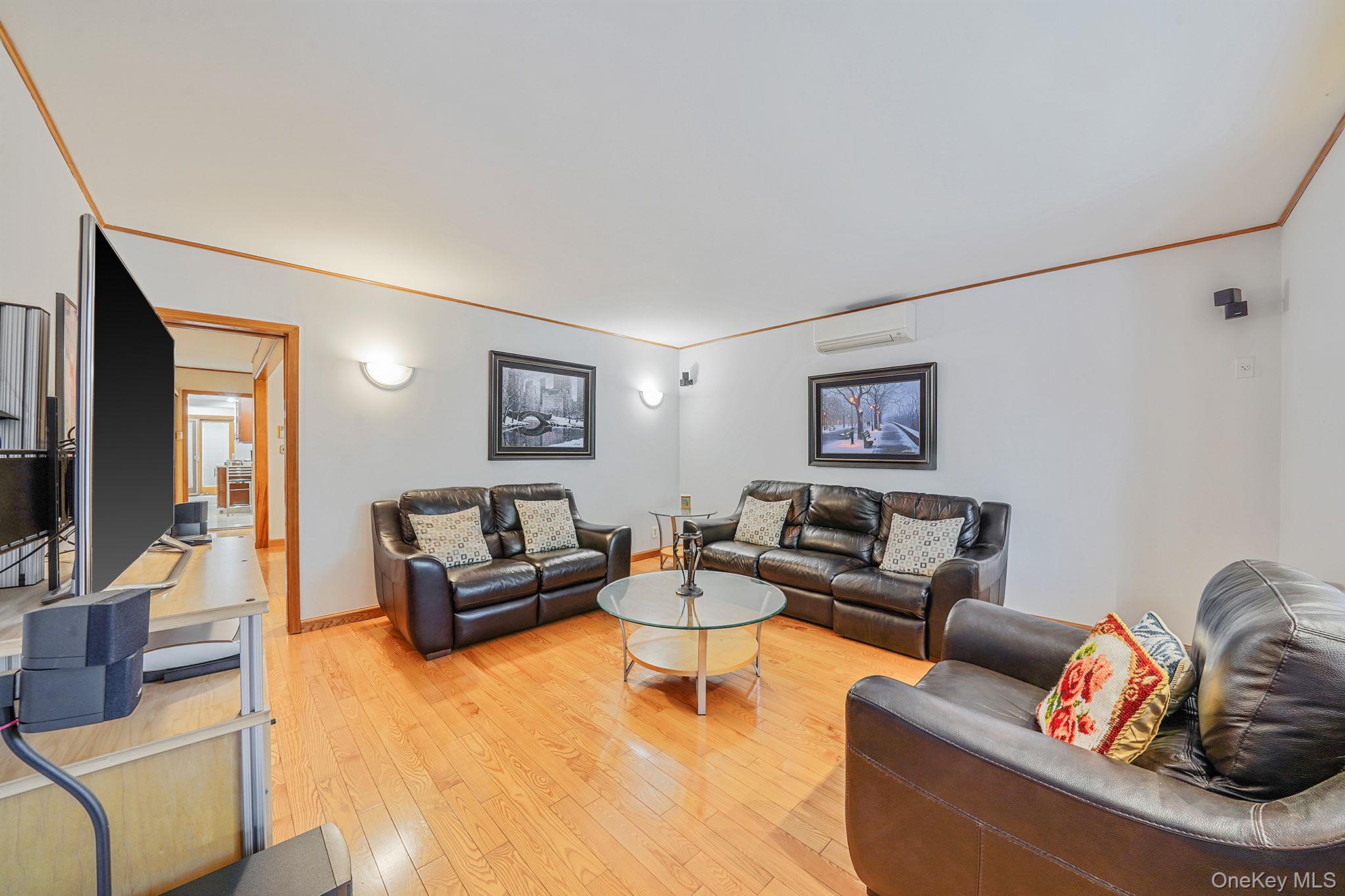 #5 photo, 64-39 83rd Street, Middle Village , NY 11379