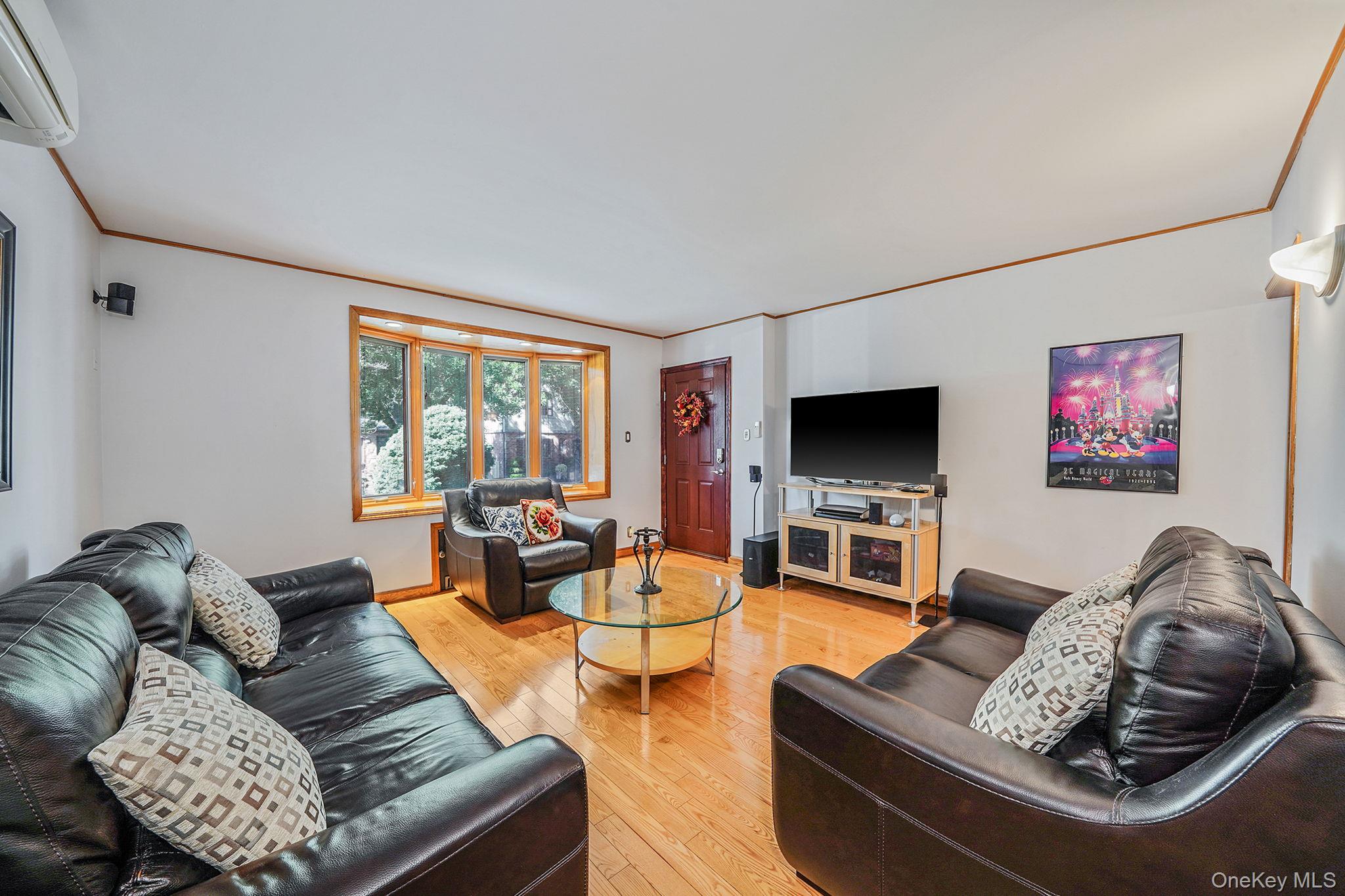 #6 photo, 64-39 83rd Street, Middle Village , NY 11379