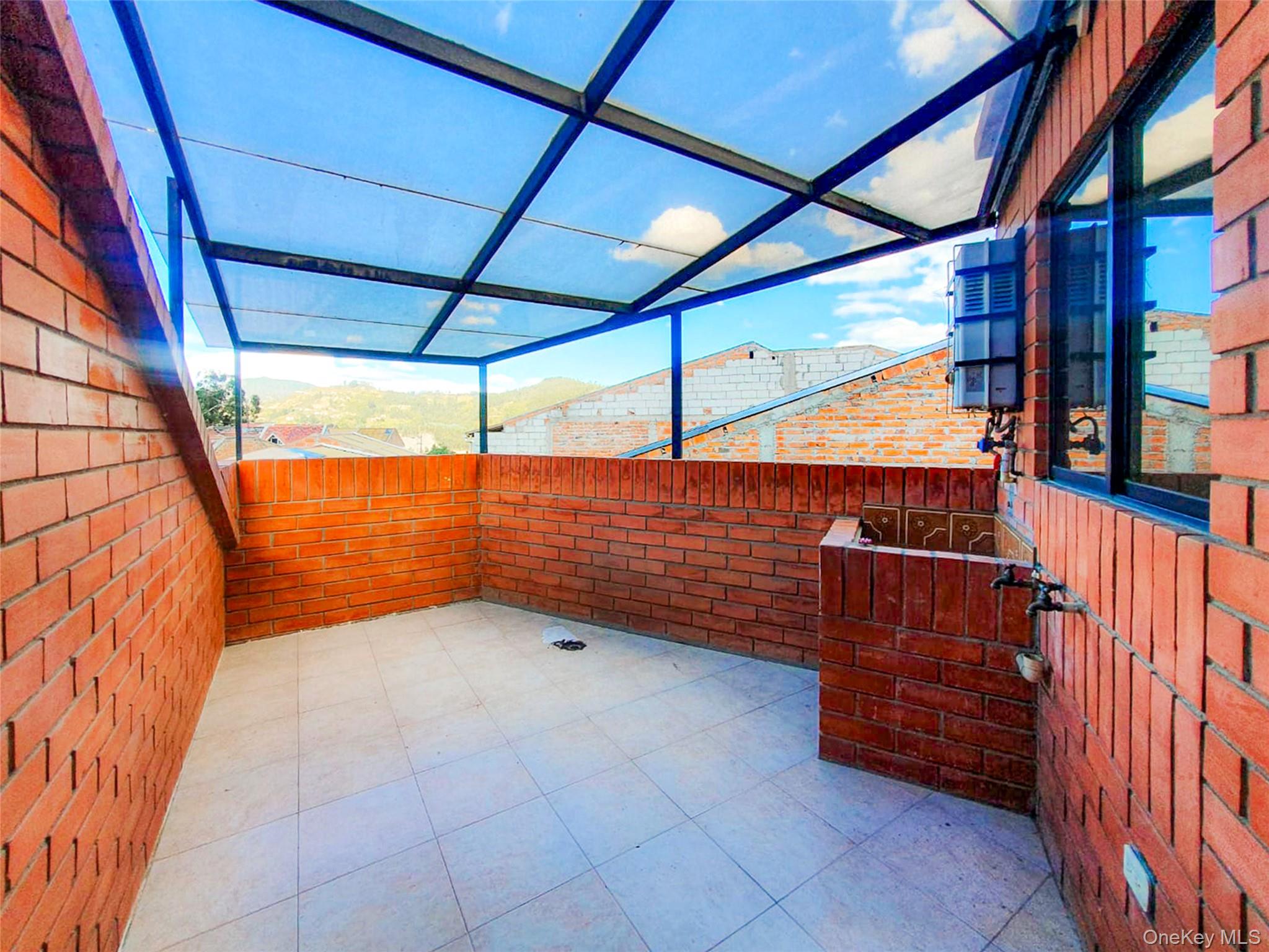 #4 photo, Pa. Milchichig 172/L:9 Cuenca, Ecuador, Call Listing Agent ,  010209