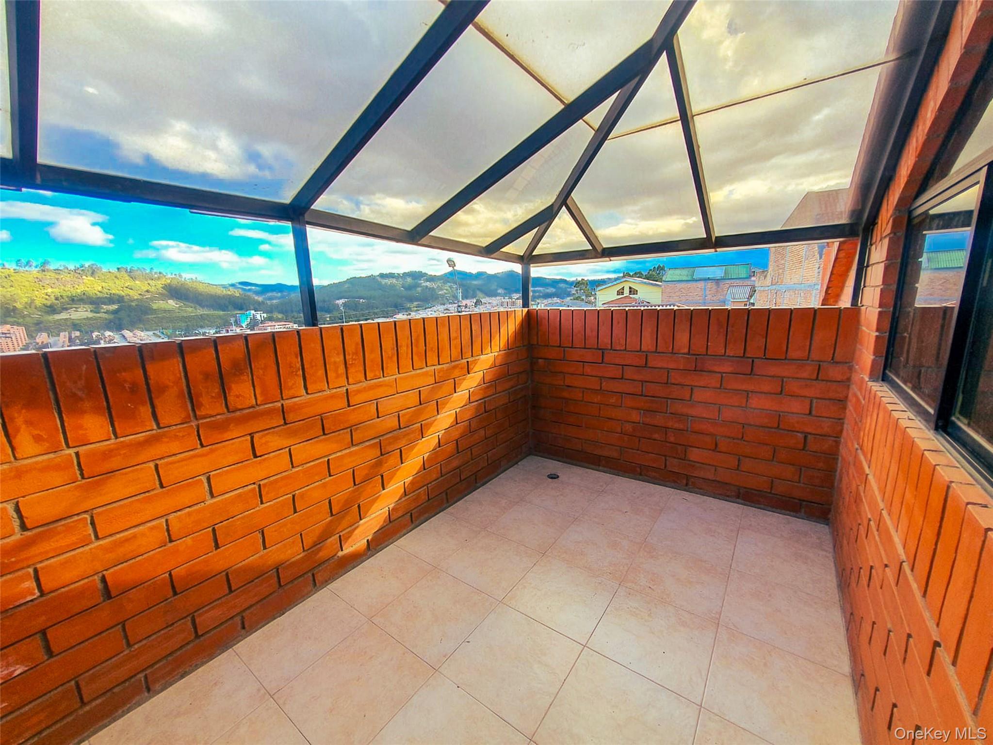 #5 photo, Pa. Milchichig 172/L:9 Cuenca, Ecuador, Call Listing Agent ,  010209