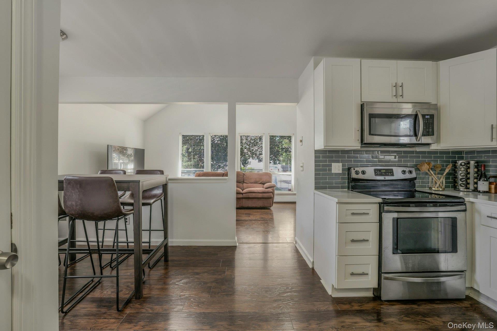 #8 photo, 8 Holbrook Street, Саффолк ‖ Bay Shore , NY 11706