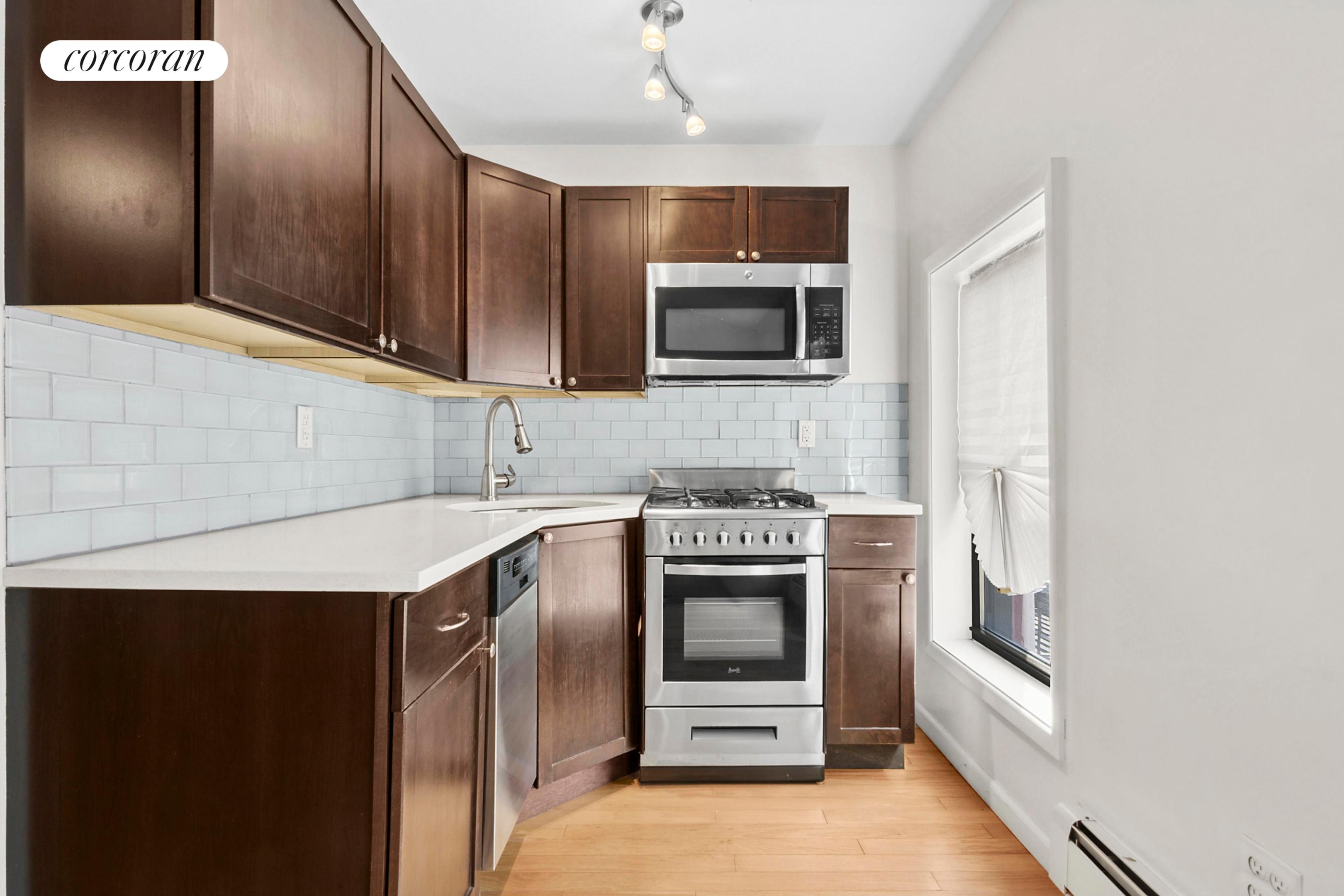 #8 photo, 178 SACKETT Street, ブルックリン区 Carroll Gardens , NY 11231