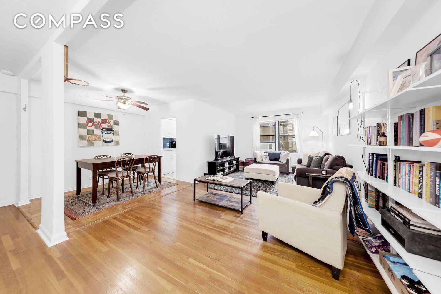 #3 photo, 50-54 E 8th Street, マンハッタン Greenwich Village , NY 10003