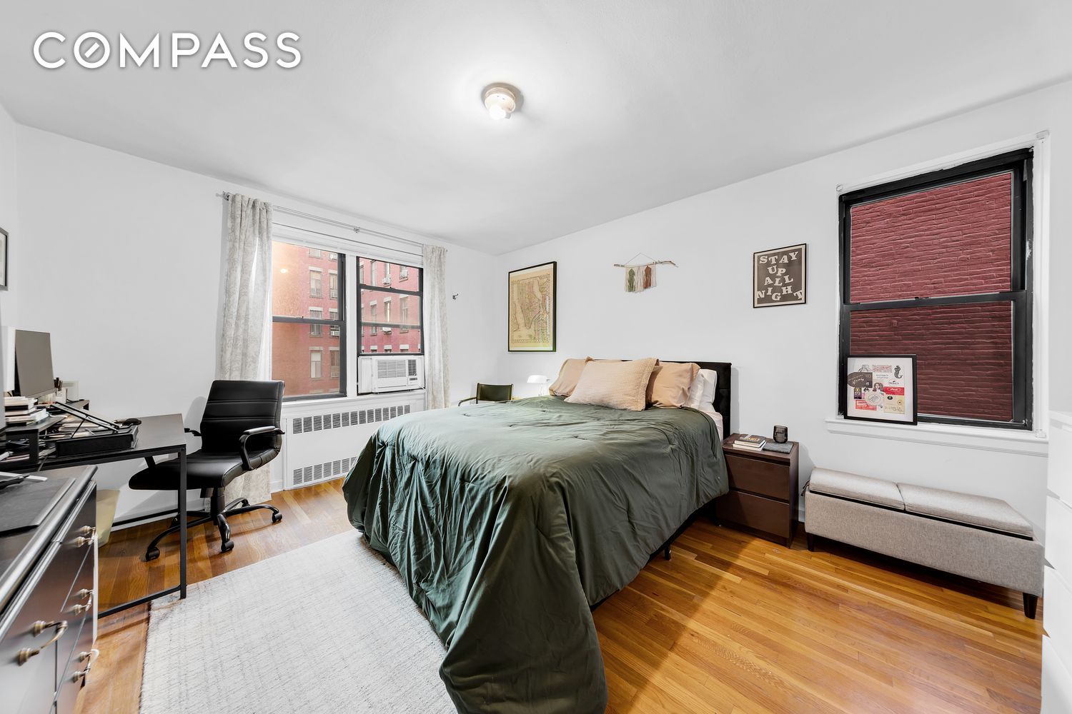 #6 photo, 50-54 E 8th Street, マンハッタン Greenwich Village , NY 10003