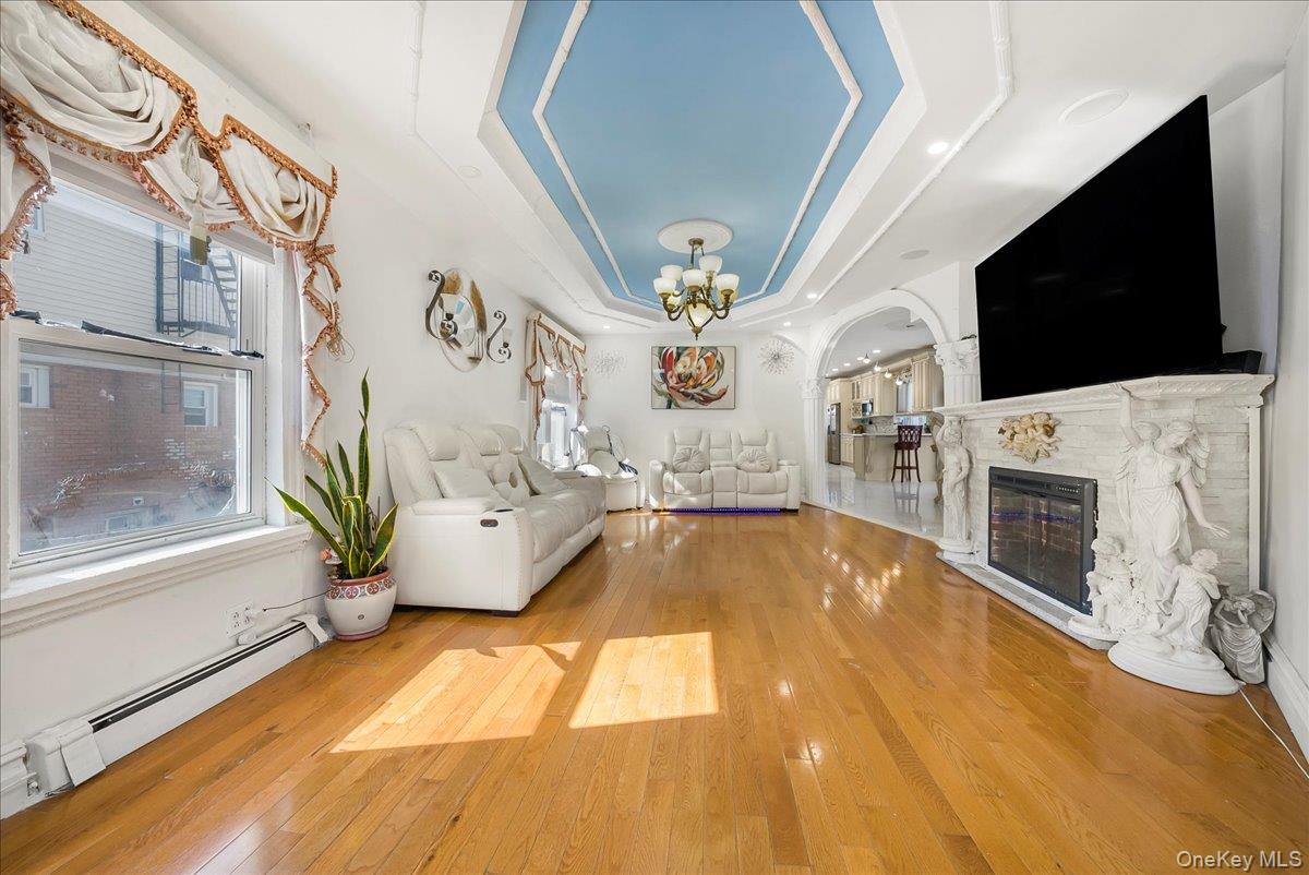 #3 photo, 10021 87th Avenue, クイーンズ区 Richmond Hill , NY 11418