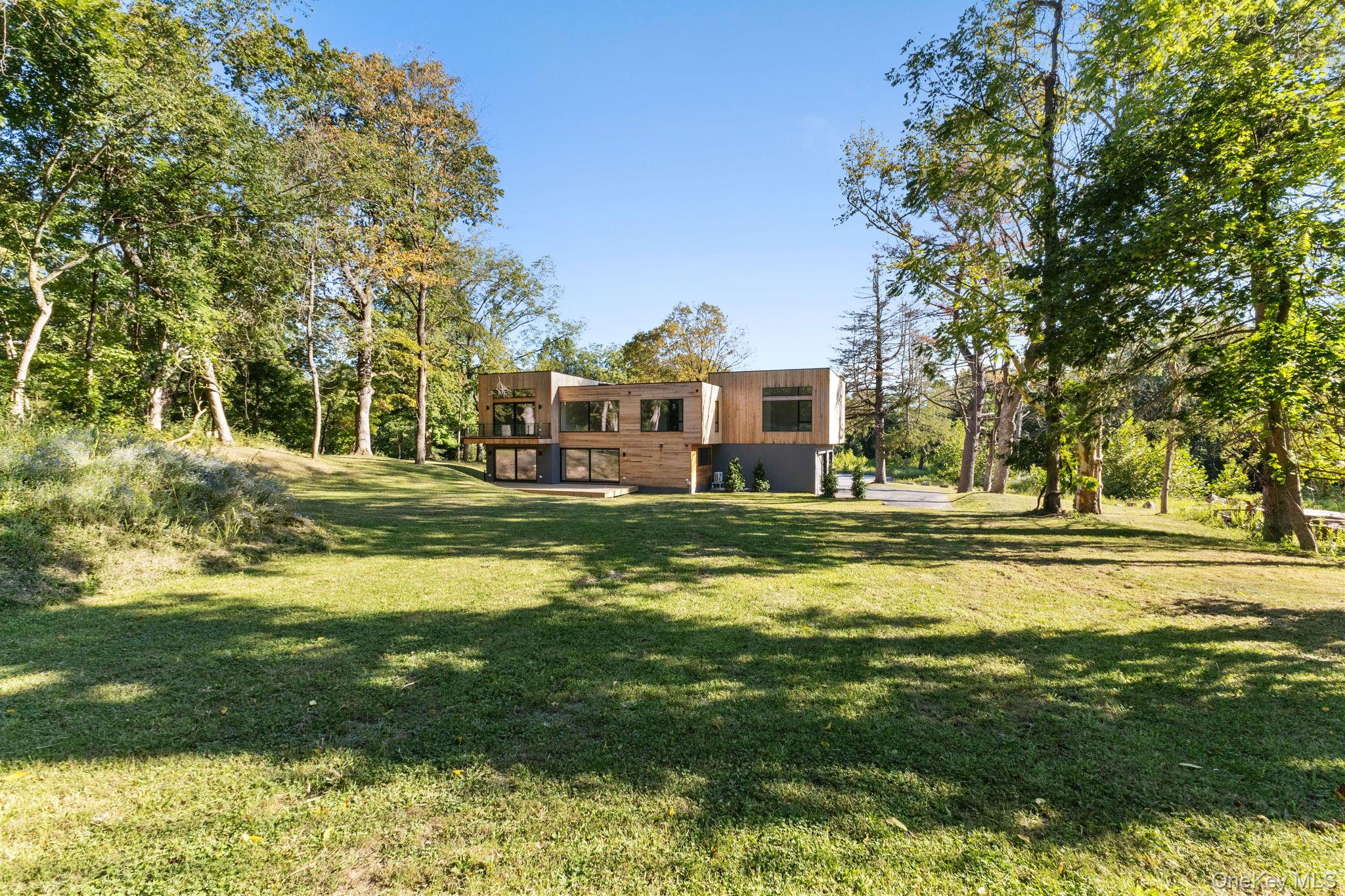 #6 photo, 28 McLain Street, Bedford Corners , NY 10549