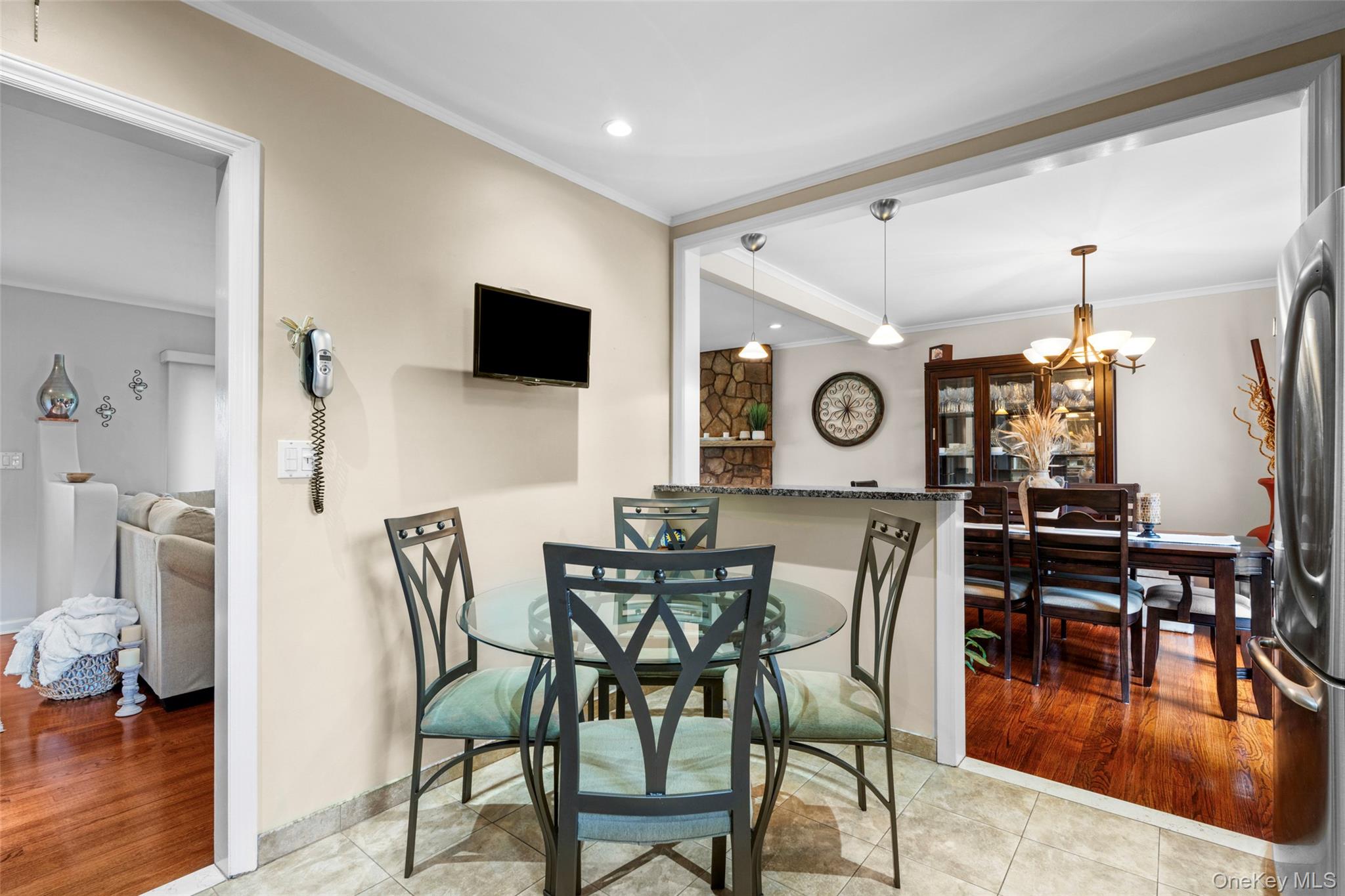 #8 photo, 10 Monrovia Boulevard, Tuckahoe , NY 10707