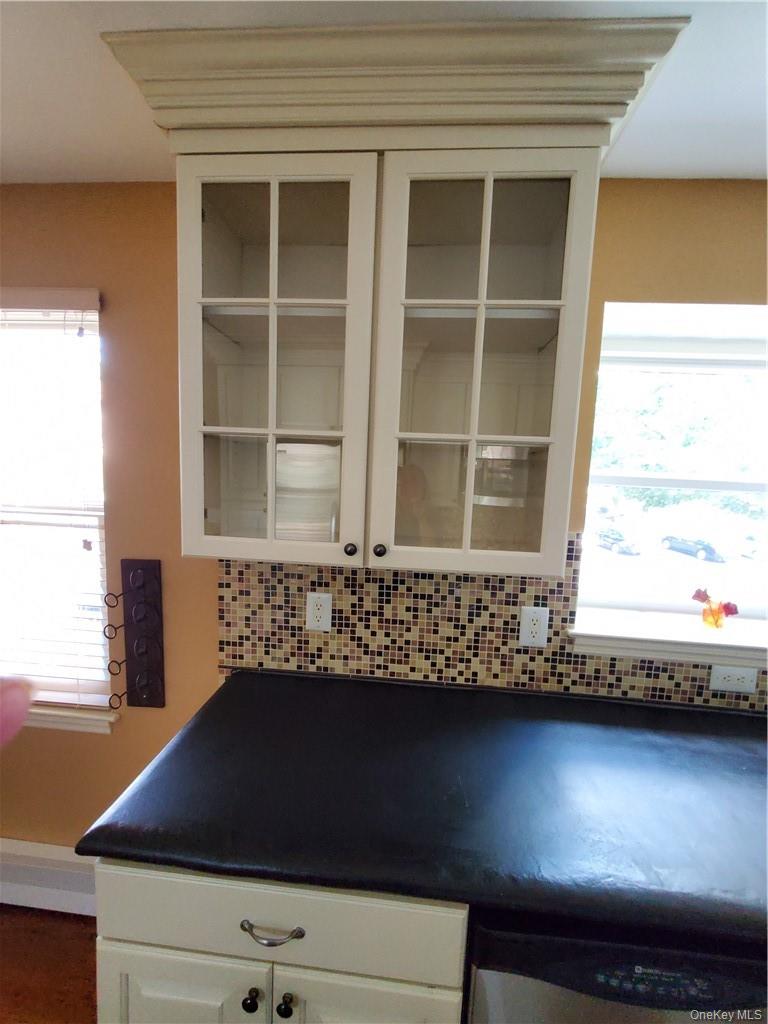 #6 photo, 972 Sierra Vista Lane, Valley Cottage , NY 10989