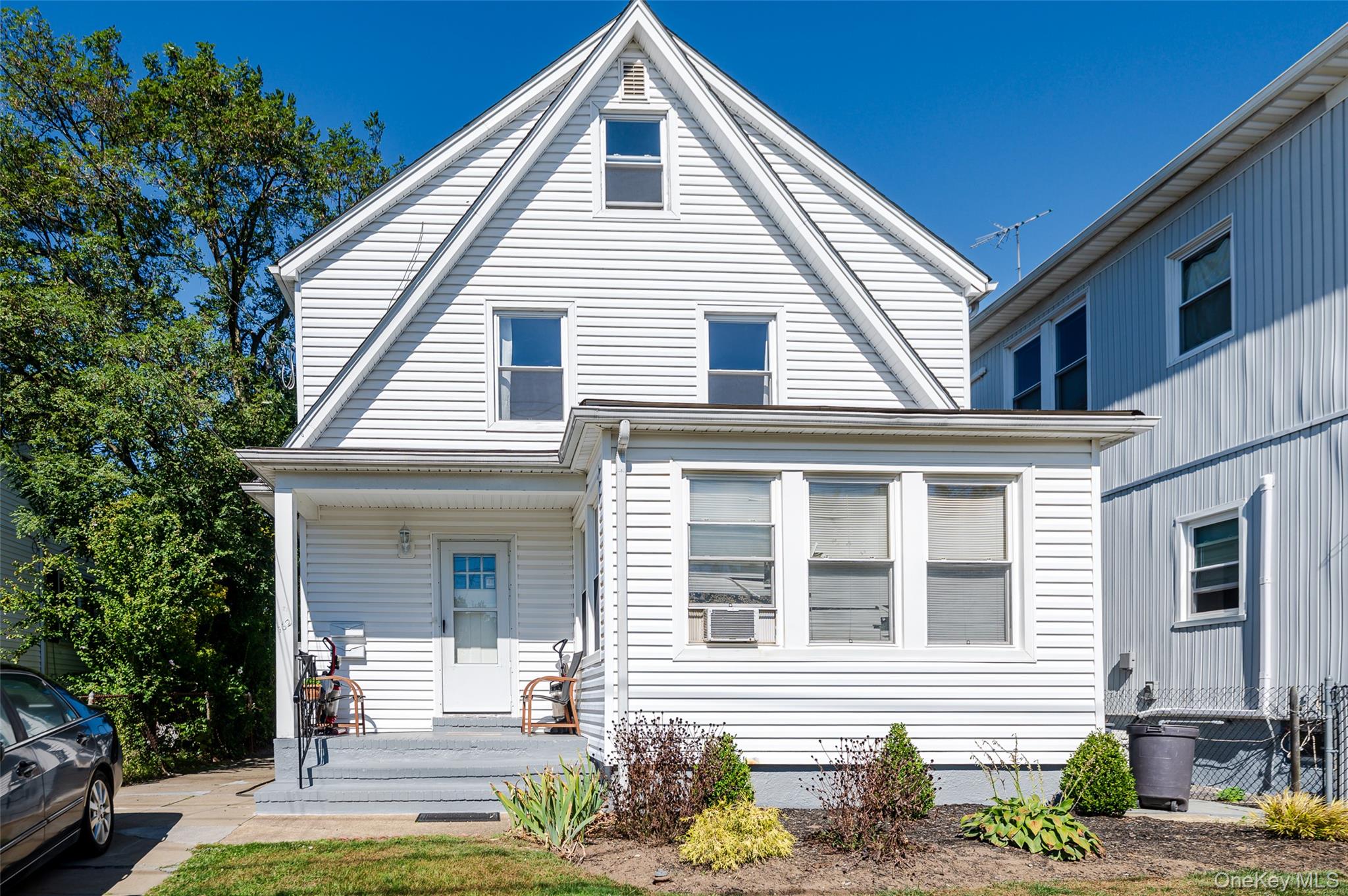 #1 photo, 162 W Windsor Parkway, नासाउ काउंटी Oceanside , NY 11572