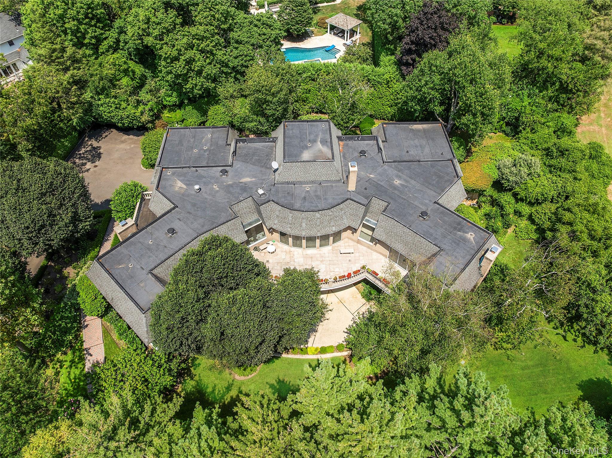 #1 photo, 13 Chanticlare Drive, ナッソー郡 Manhasset , NY 11030