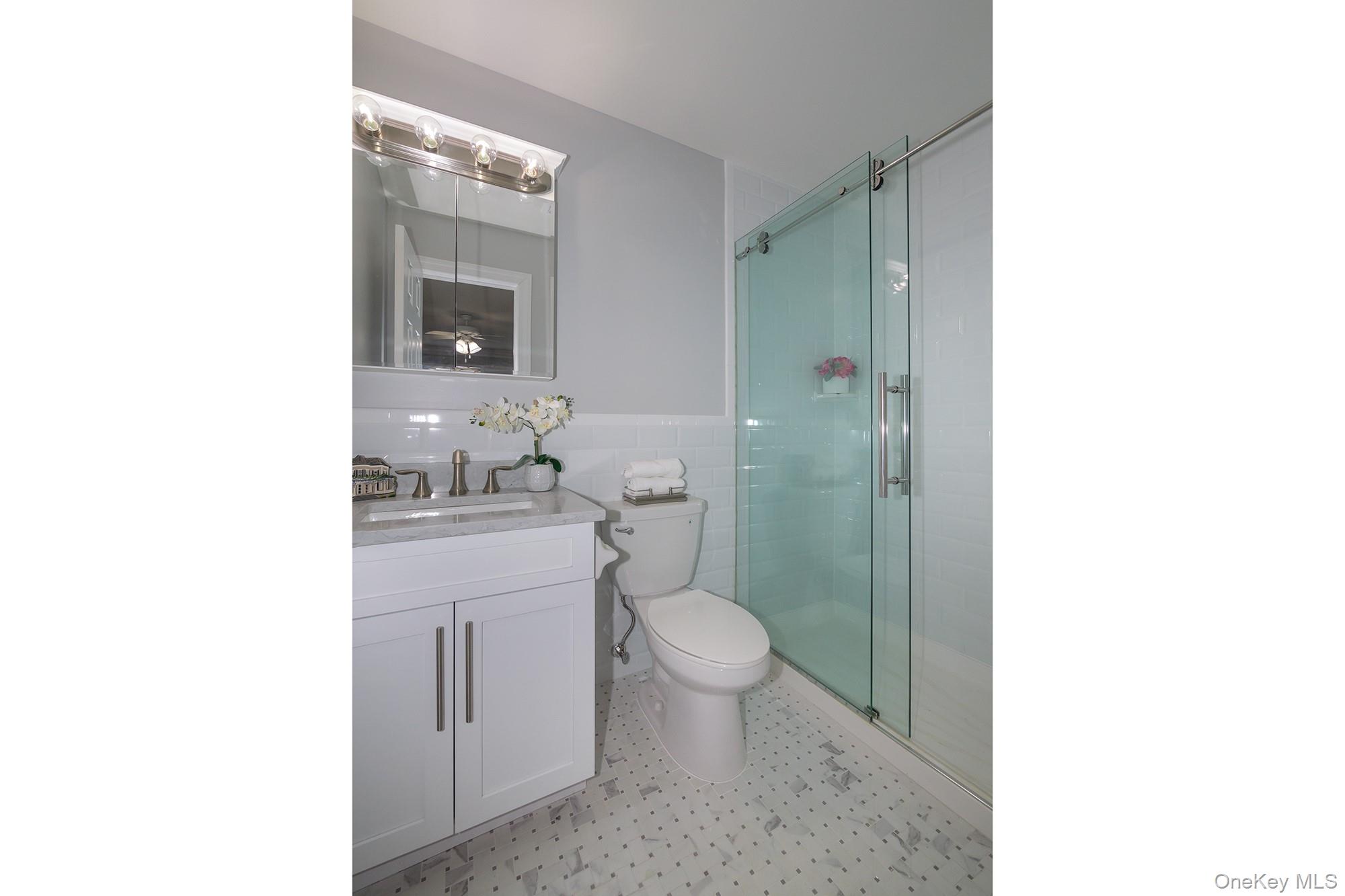 #13 photo, 2 Victorian Court, サフォーク郡 Holtsville , NY 11742