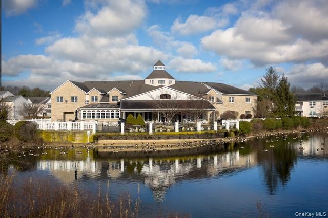 #1 photo, 2 Victorian Court, सफ़ोक काउंटी Holtsville , NY 11742