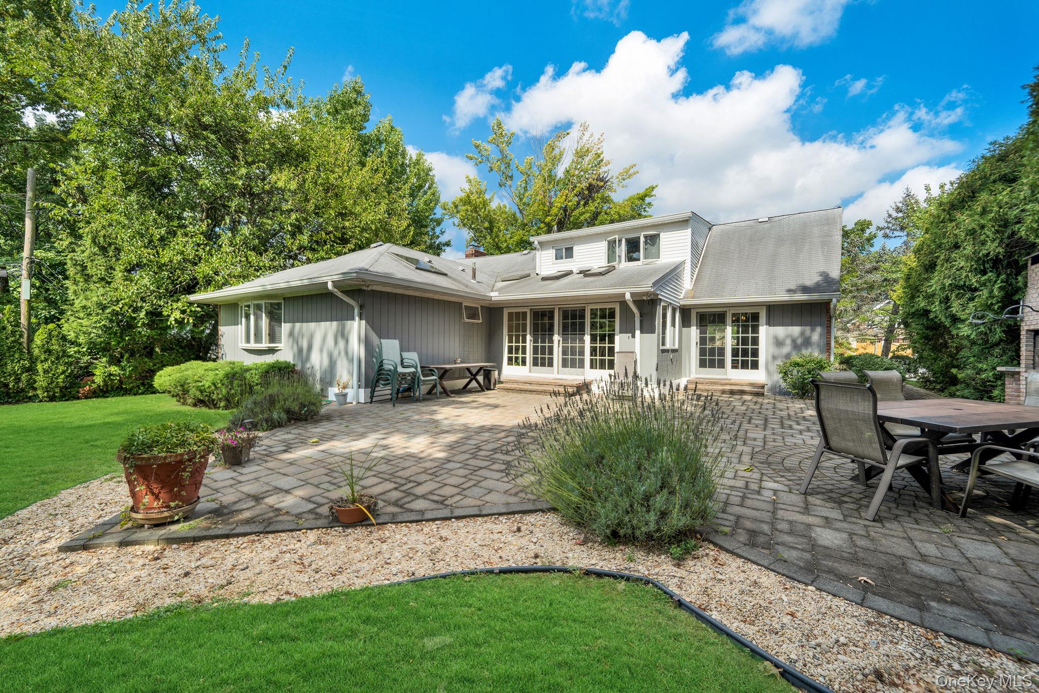 #13 photo, 70 Shrub Hollow Road, ナッソー郡 Roslyn , NY 11576