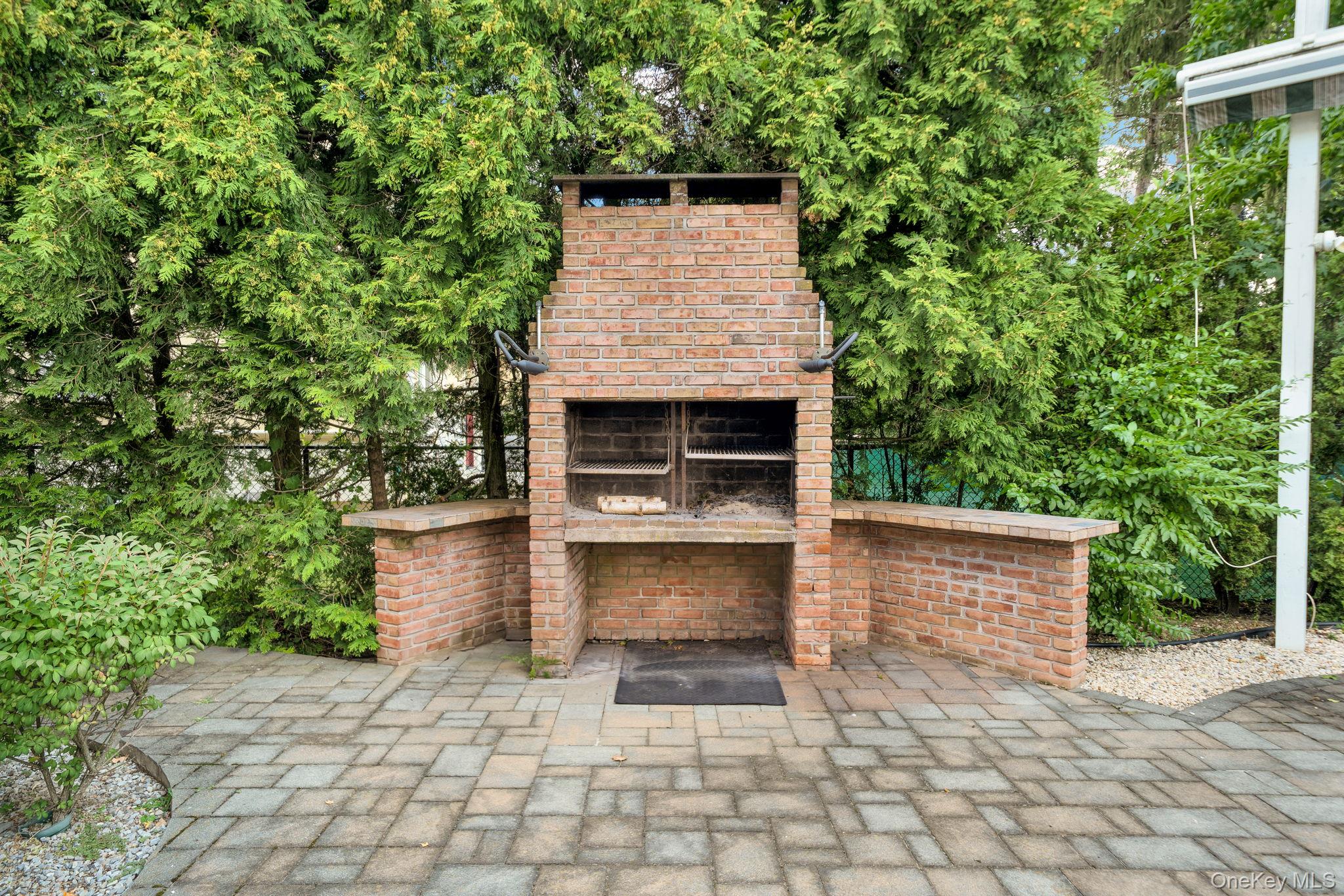 #14 photo, 70 Shrub Hollow Road, ナッソー郡 Roslyn , NY 11576