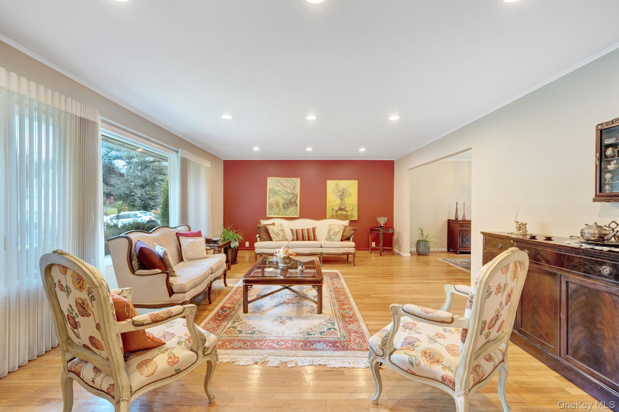 #4 photo, 70 Shrub Hollow Road, ナッソー郡 Roslyn , NY 11576