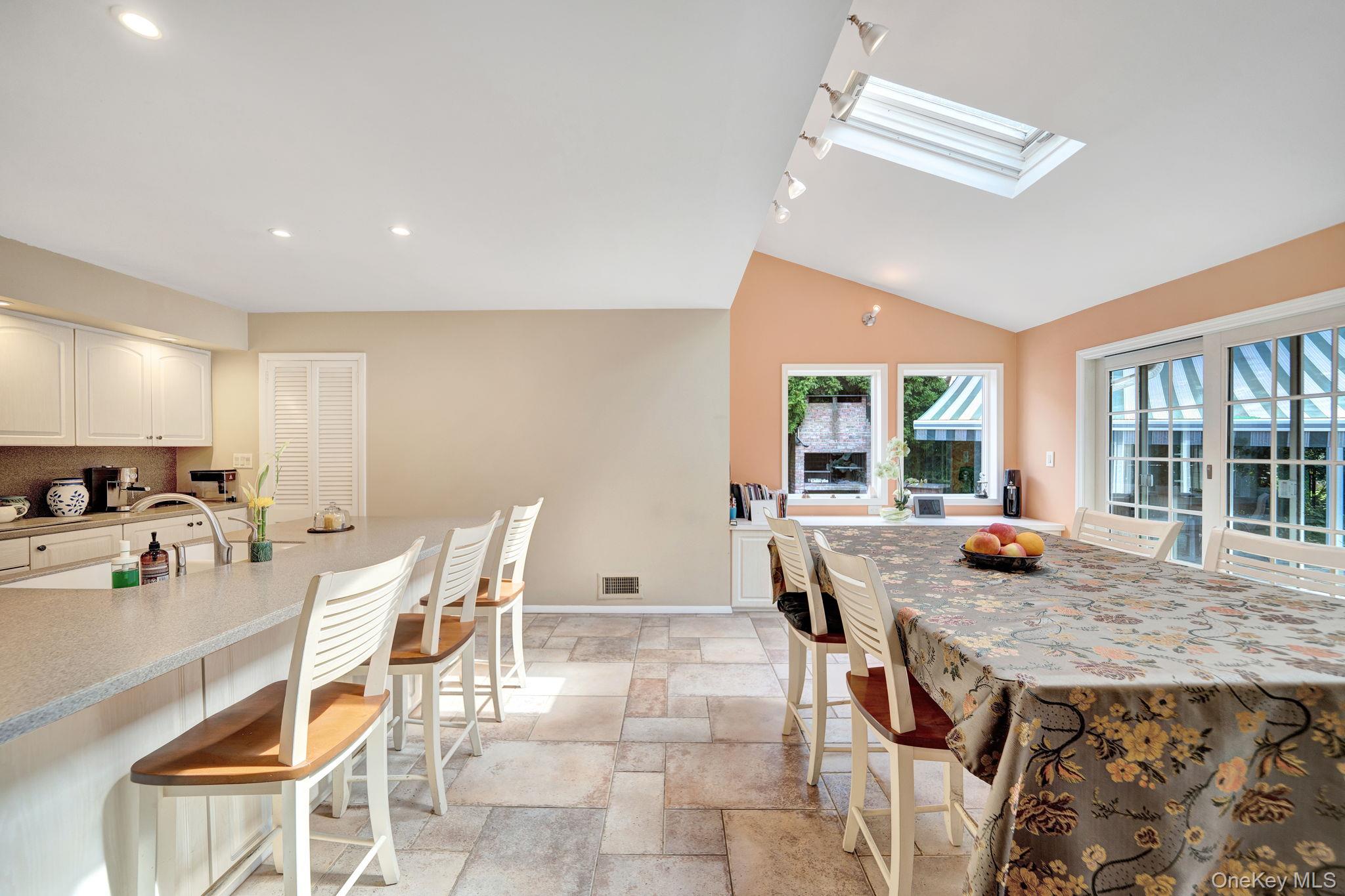 #7 photo, 70 Shrub Hollow Road, ナッソー郡 Roslyn , NY 11576