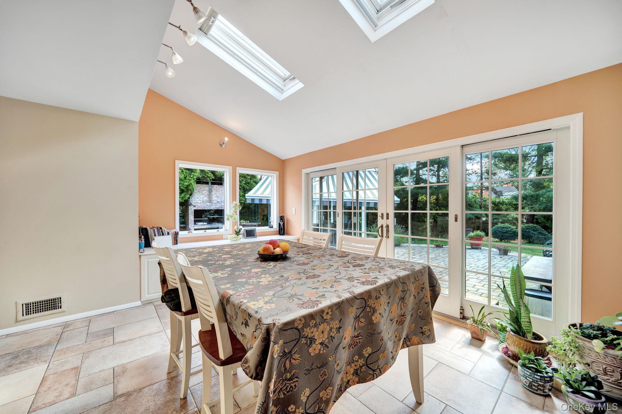 #8 photo, 70 Shrub Hollow Road, ナッソー郡 Roslyn , NY 11576