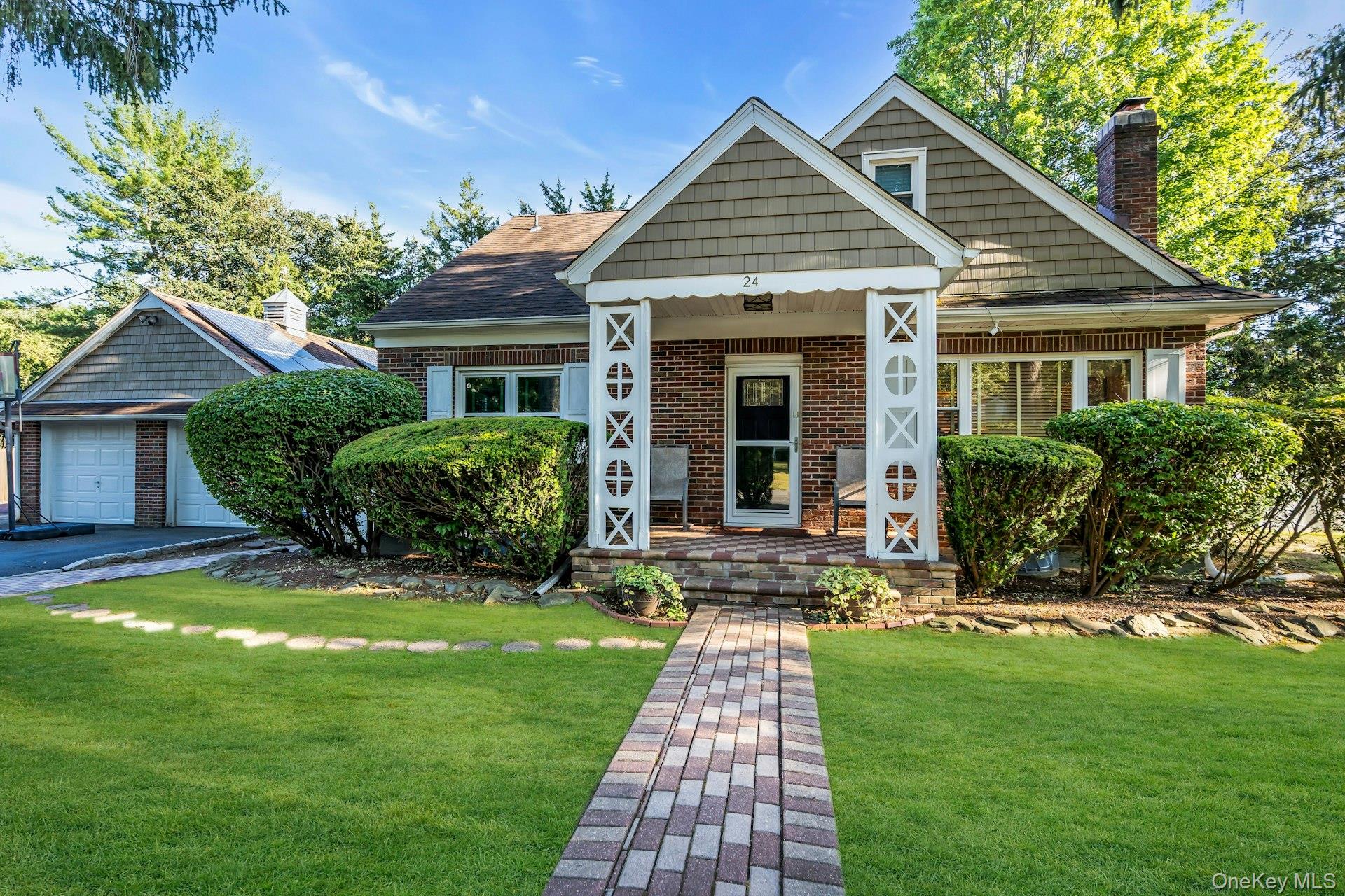 #1 photo, 24 Ormond Street, Dix Hills , NY 11746