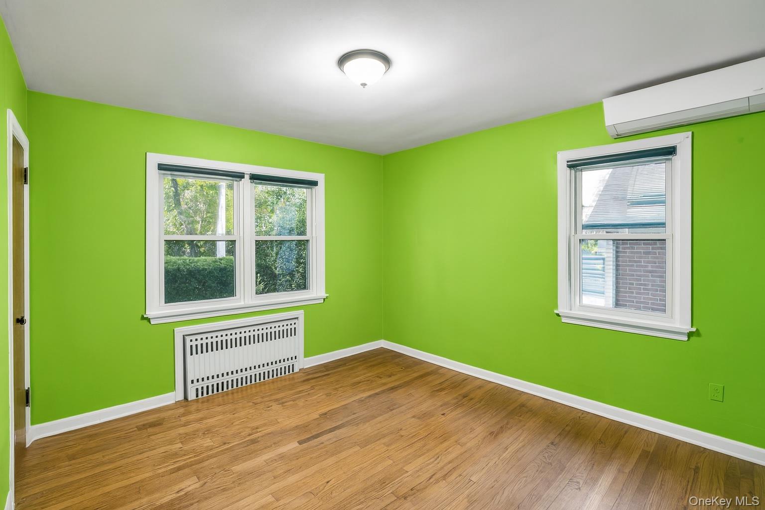 #14 photo, 24 Ormond Street, Dix Hills , NY 11746