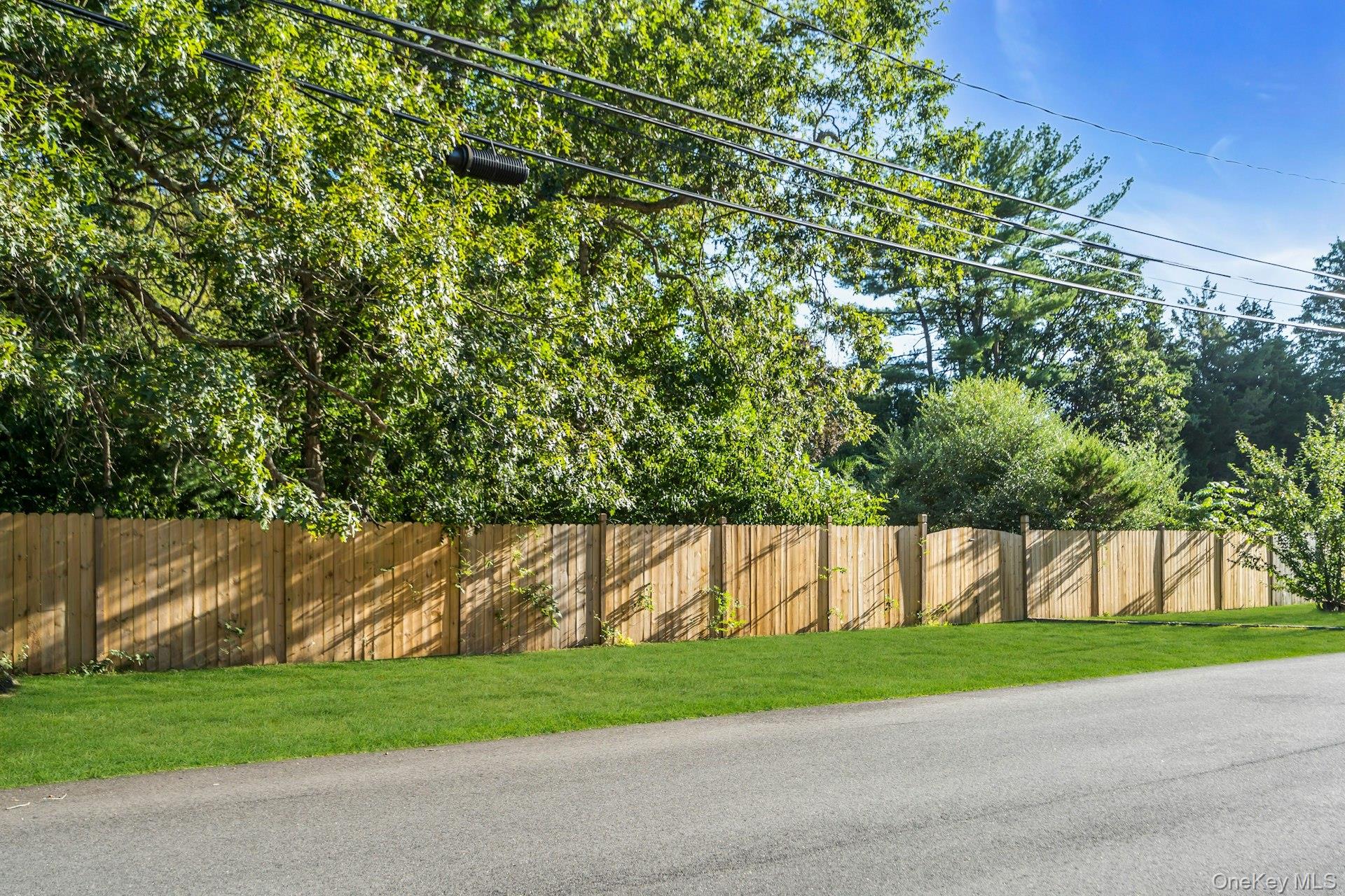 #5 photo, 24 Ormond Street, Dix Hills , NY 11746