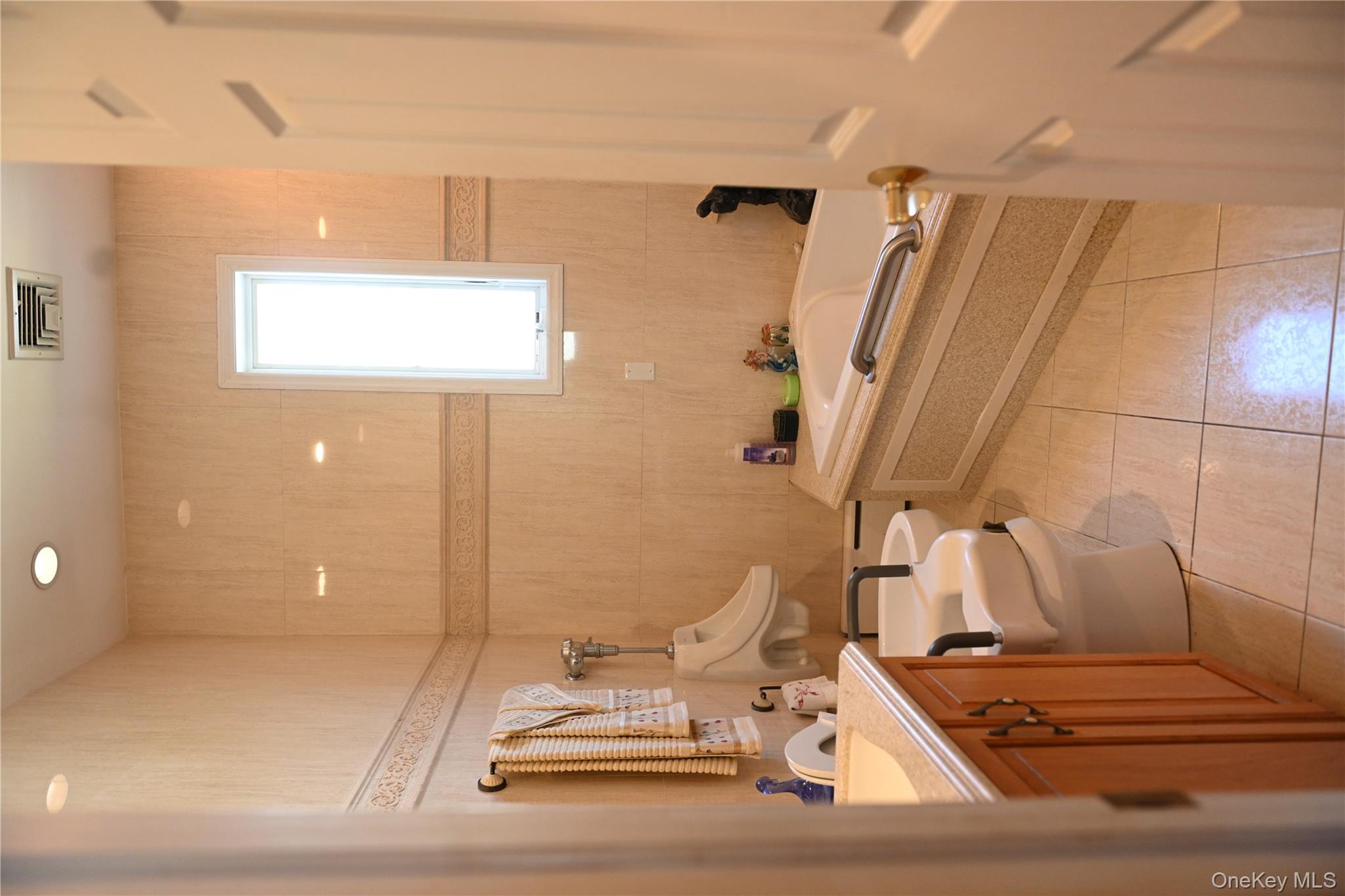 #14 photo, 115 Riviera Drive, サフォーク郡 Mastic Beach , NY 11951