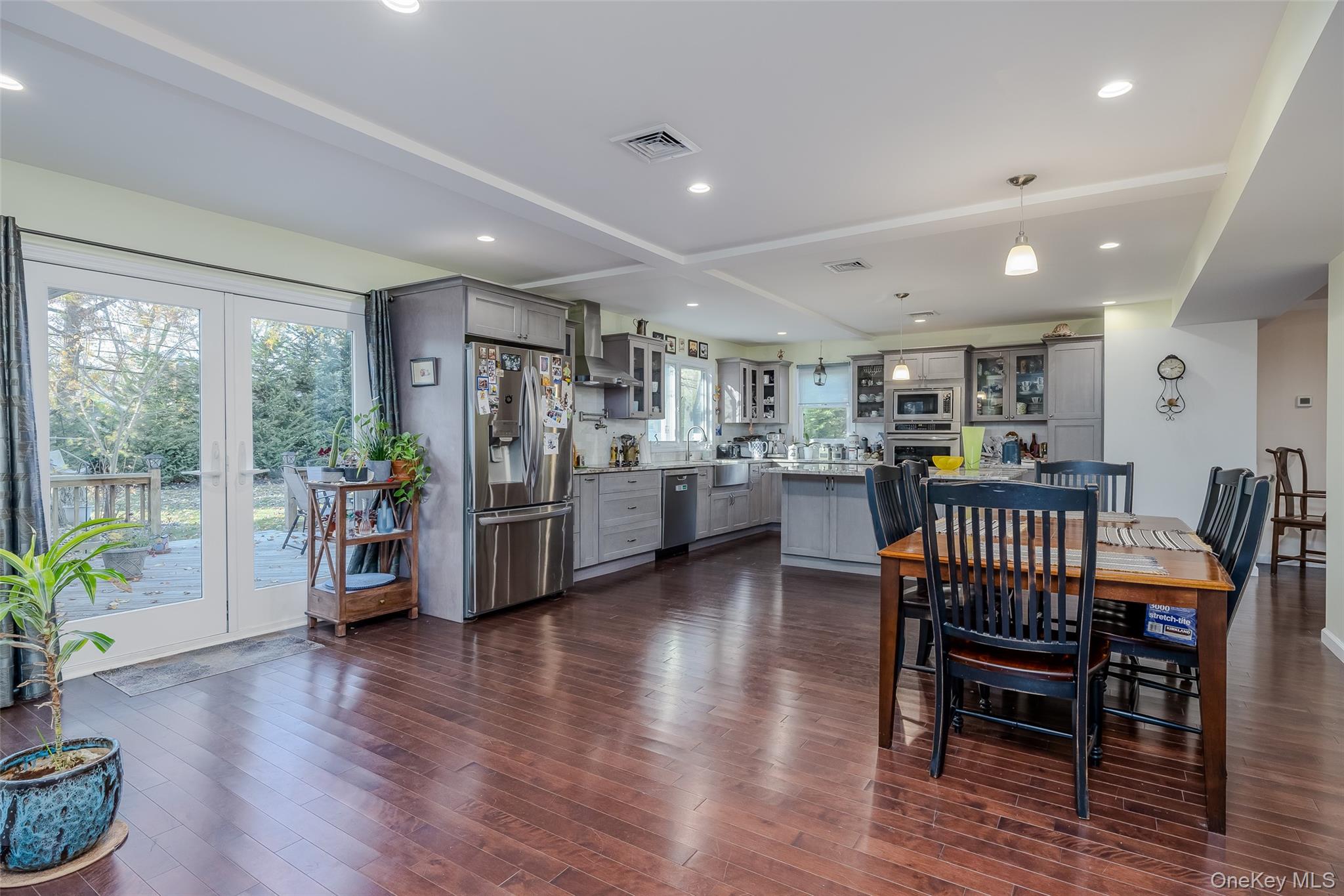 #3 photo, 3 Earl Road, サフォーク郡 Melville , NY 11747