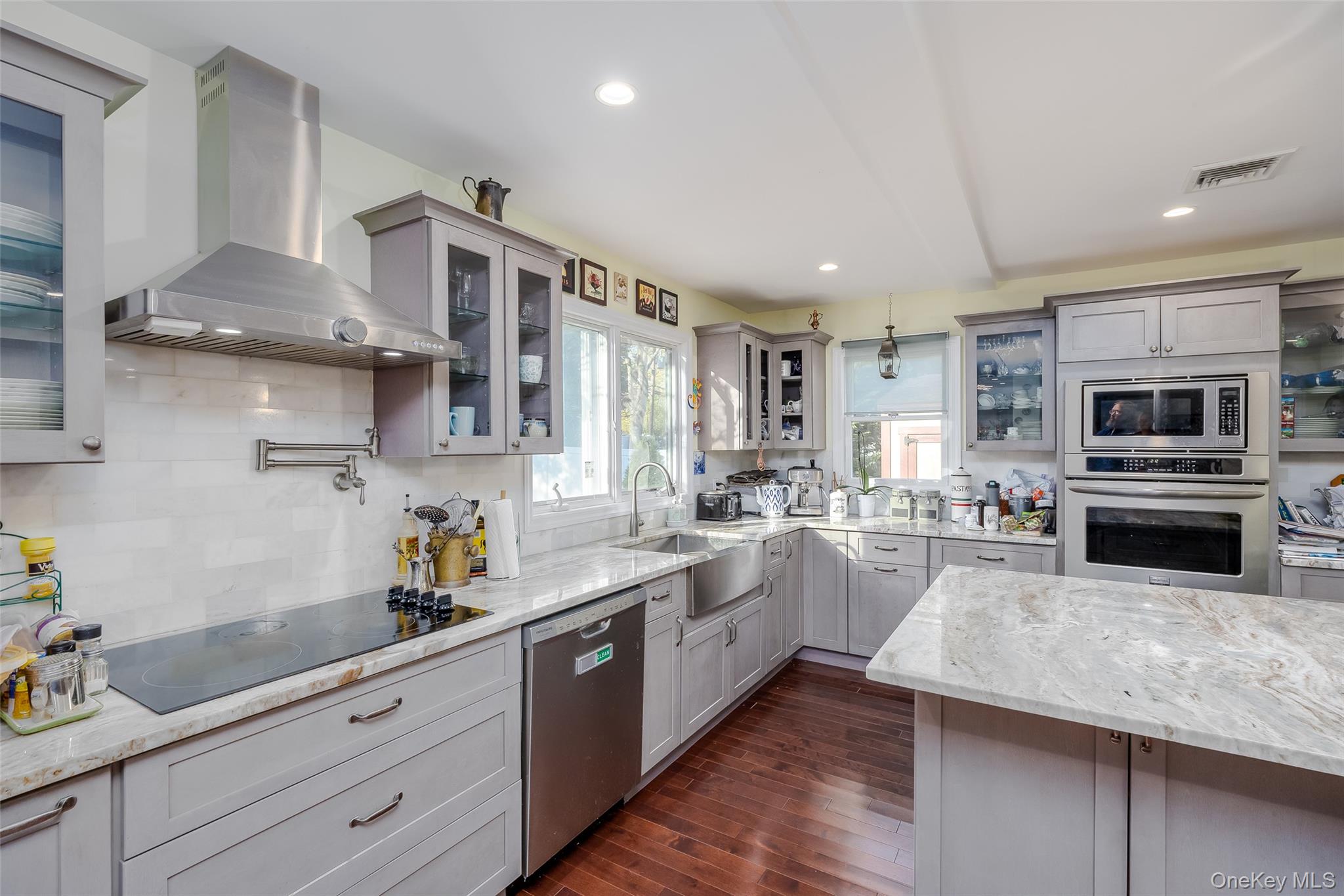 #6 photo, 3 Earl Road, サフォーク郡 Melville , NY 11747