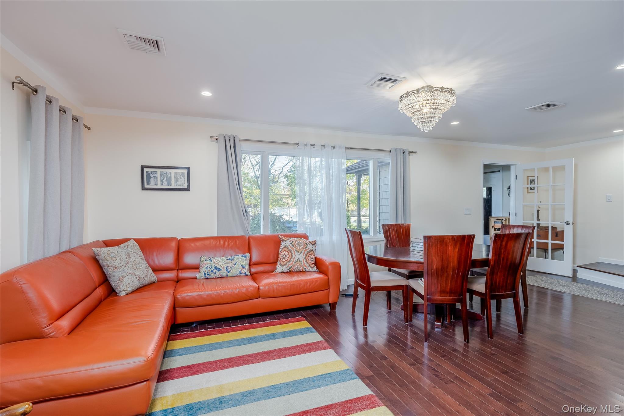 #9 photo, 3 Earl Road, サフォーク郡 Melville , NY 11747