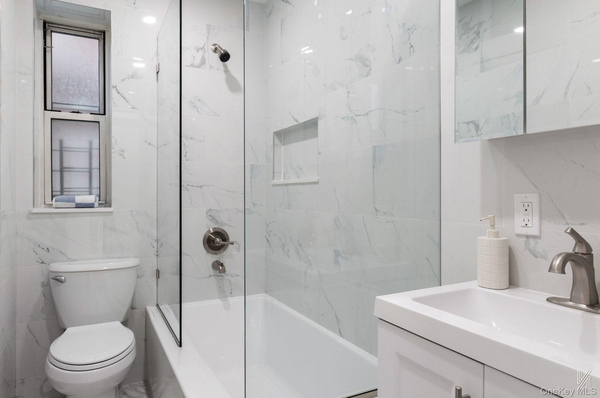 #17 photo, 34-41 85th Street, クイーンズ区 Jackson Heights , NY 11372