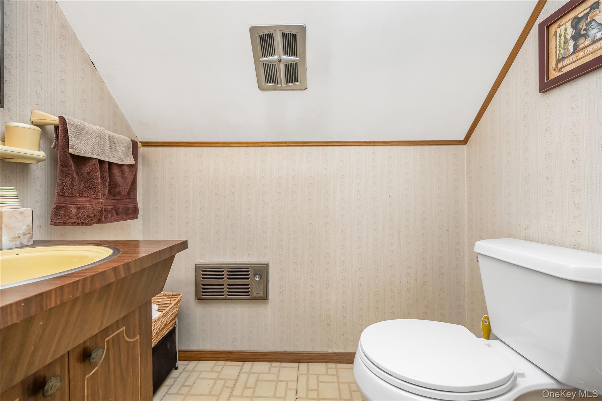 #14 photo, 93 Flamingo Road, Levittown , NY 11756