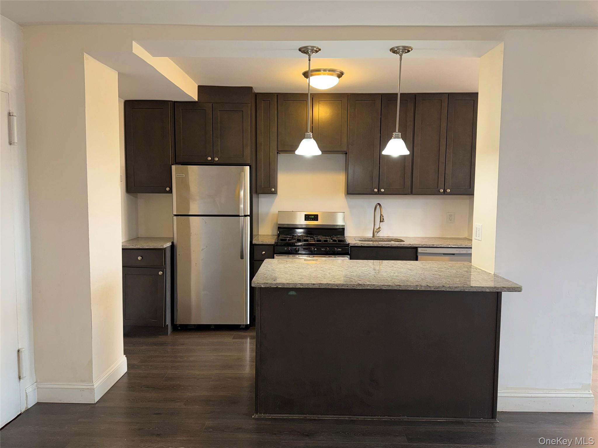 #4 photo, 825 Morrison Avenue, ブロンクス区 Bronx , NY 10473