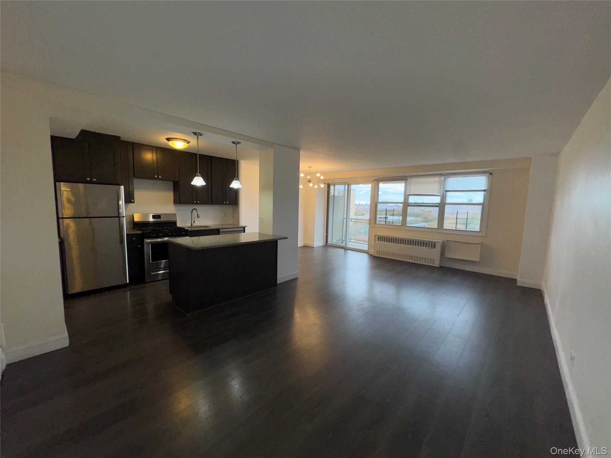 #6 photo, 825 Morrison Avenue, ブロンクス区 Bronx , NY 10473